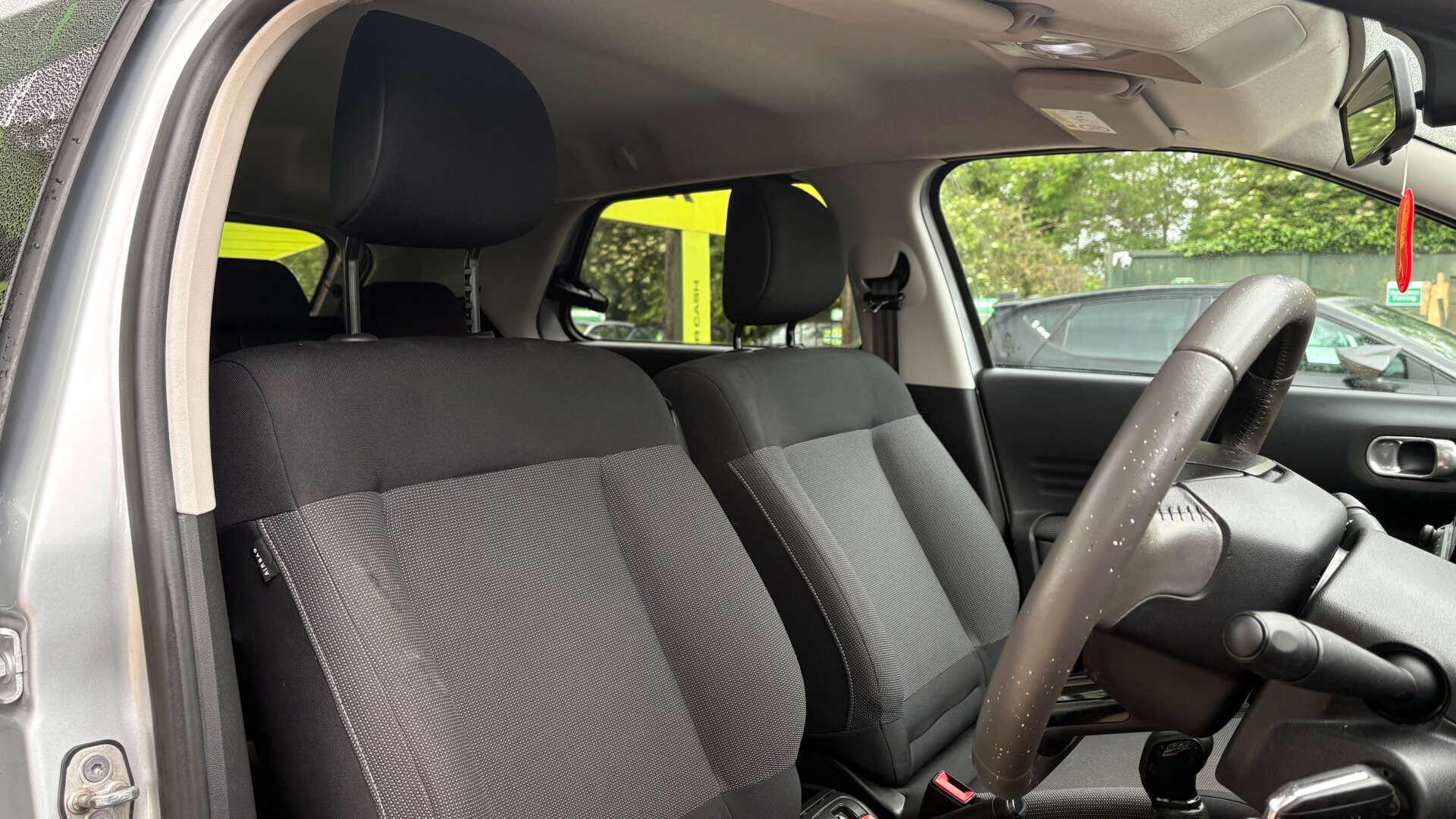Citroen C4 Cactus view 8