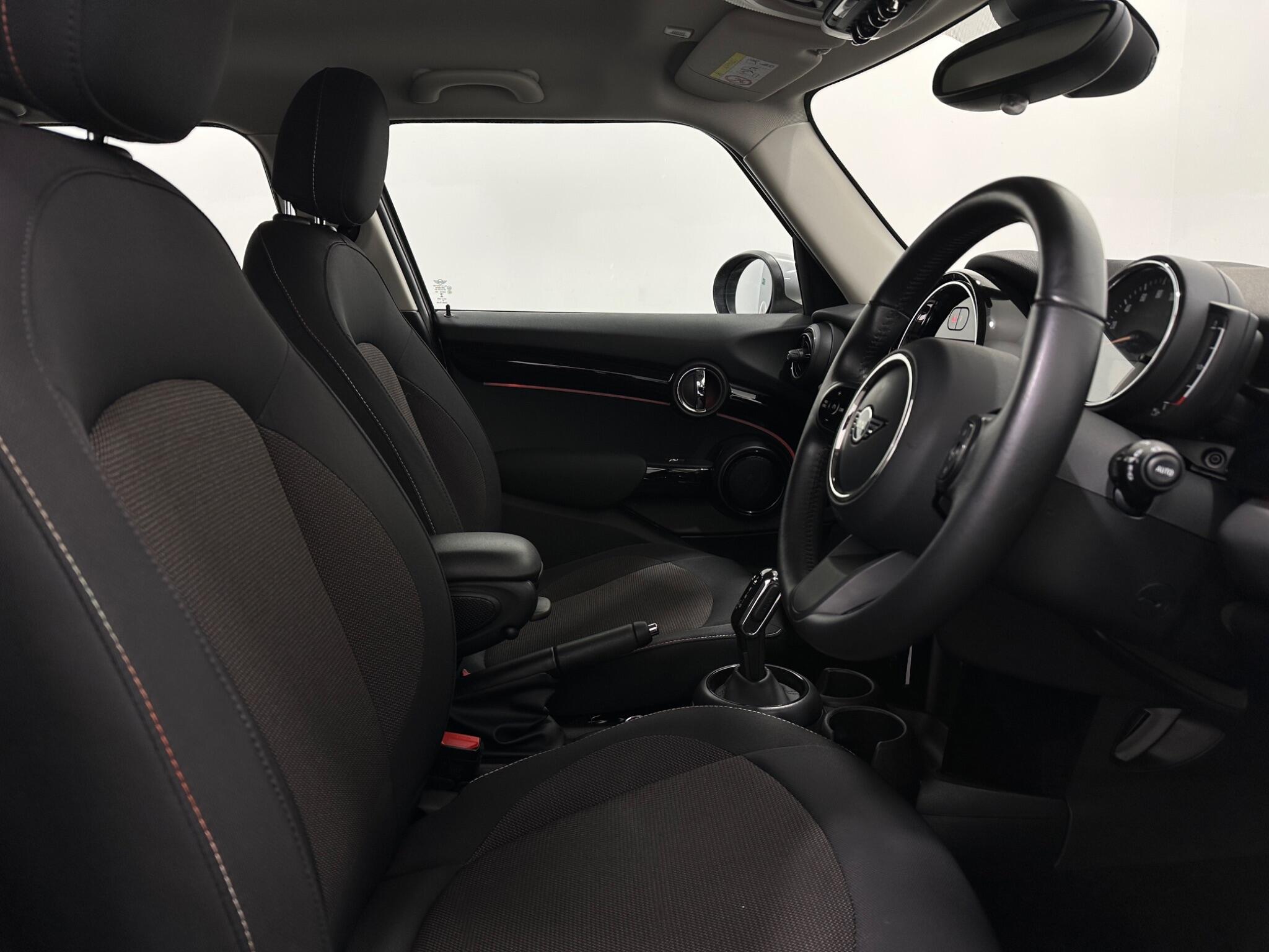 Mini Cooper view 32