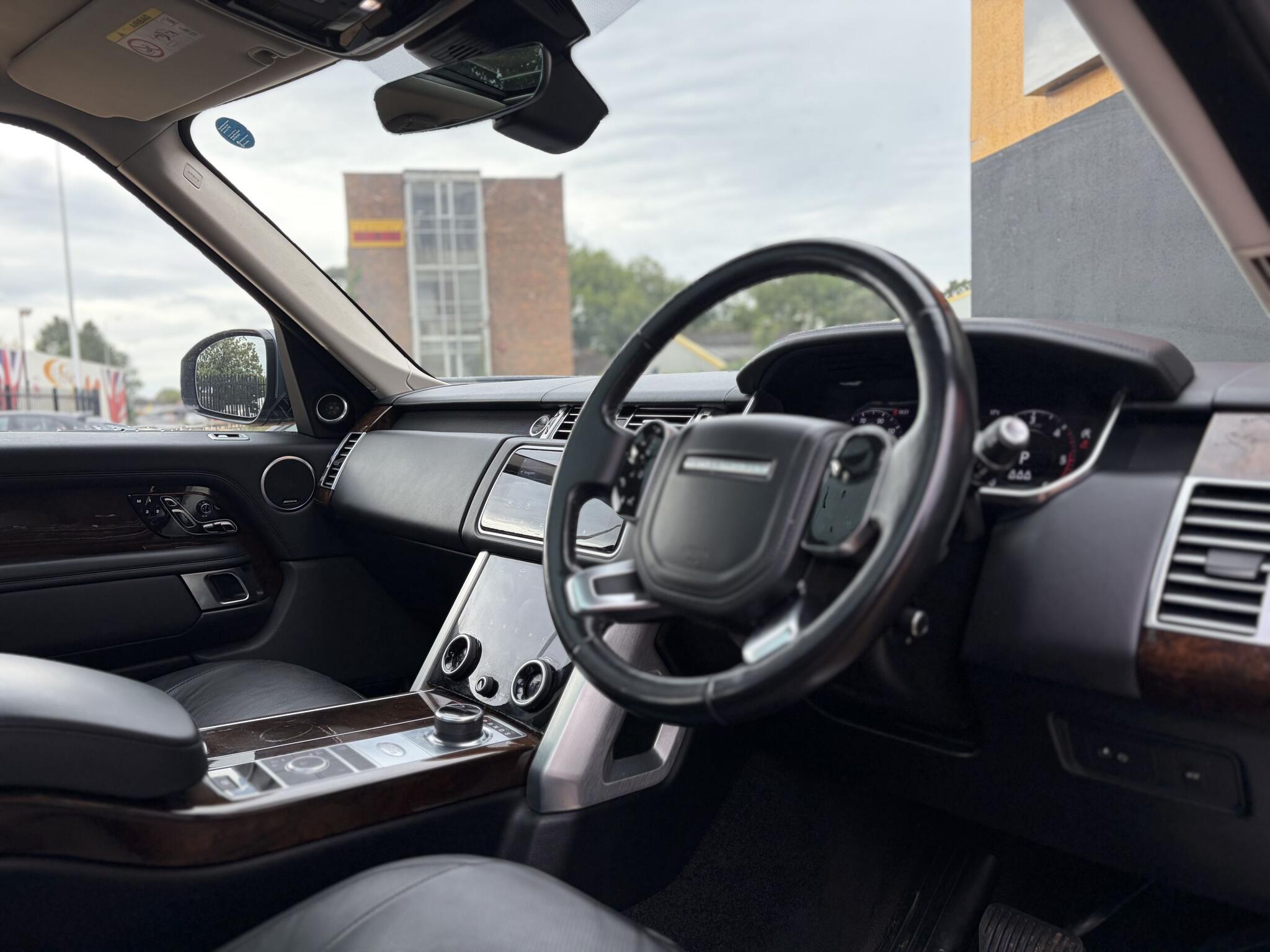 Land Rover Range Rover view 9