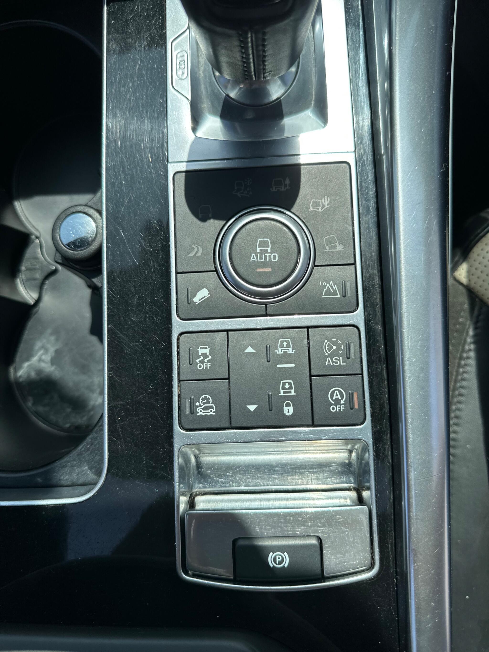 Land Rover Range Rover Sport view 35