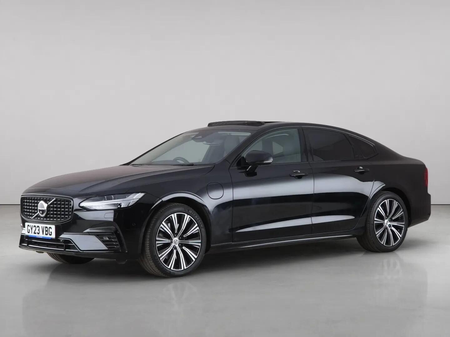 Volvo S90 view 2