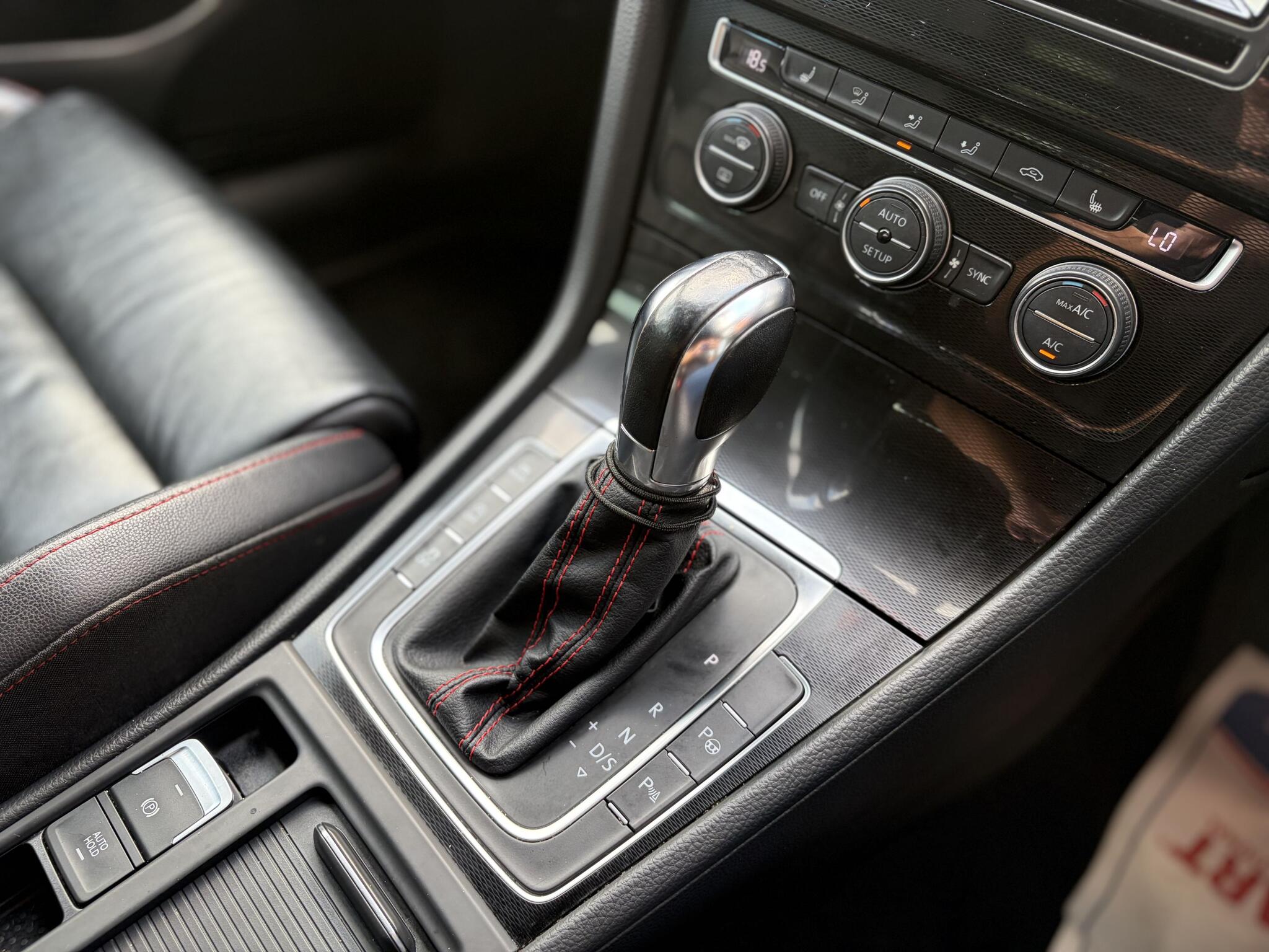 Volkswagen Golf view 20