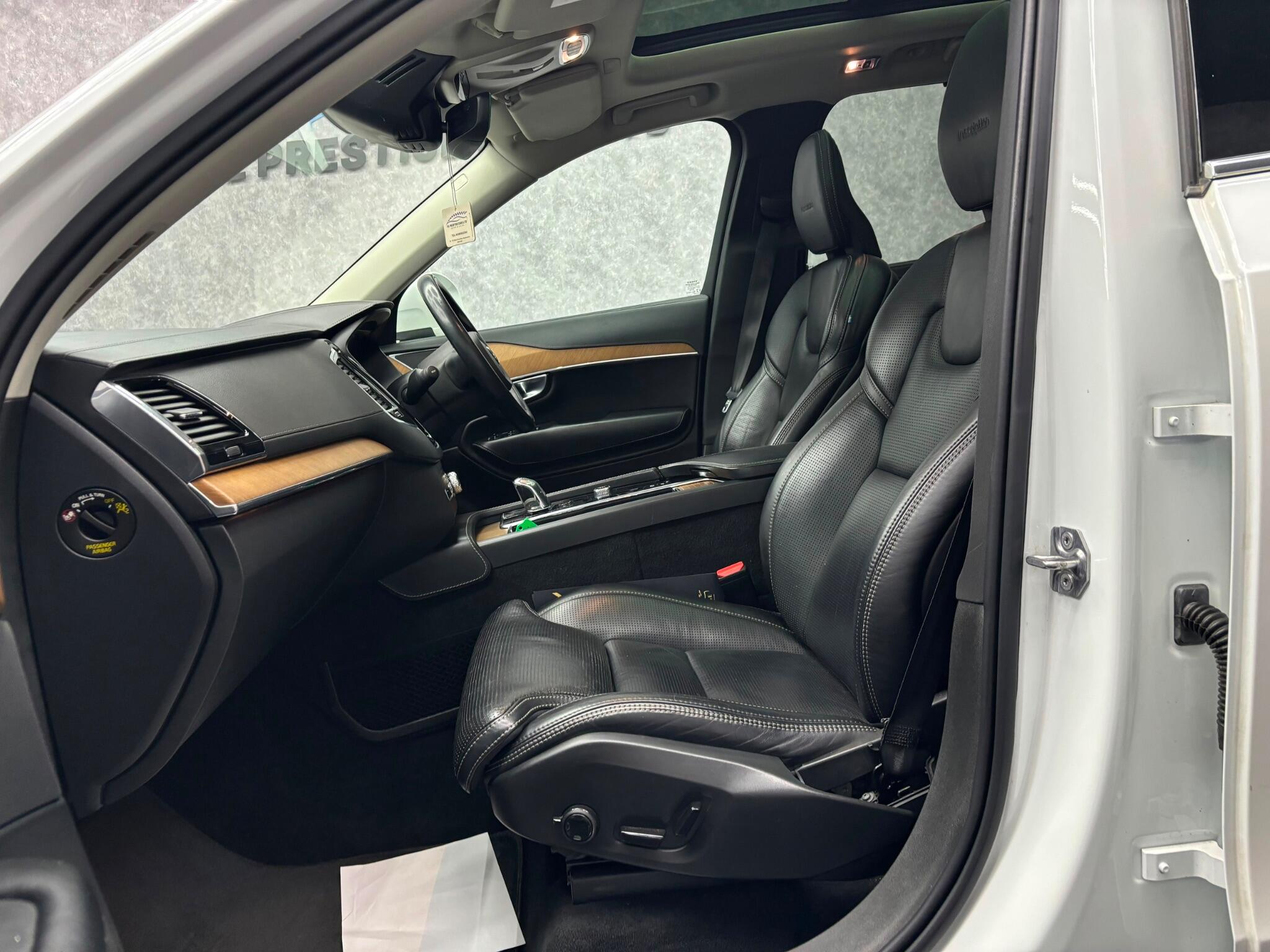 Volvo XC90 view 39