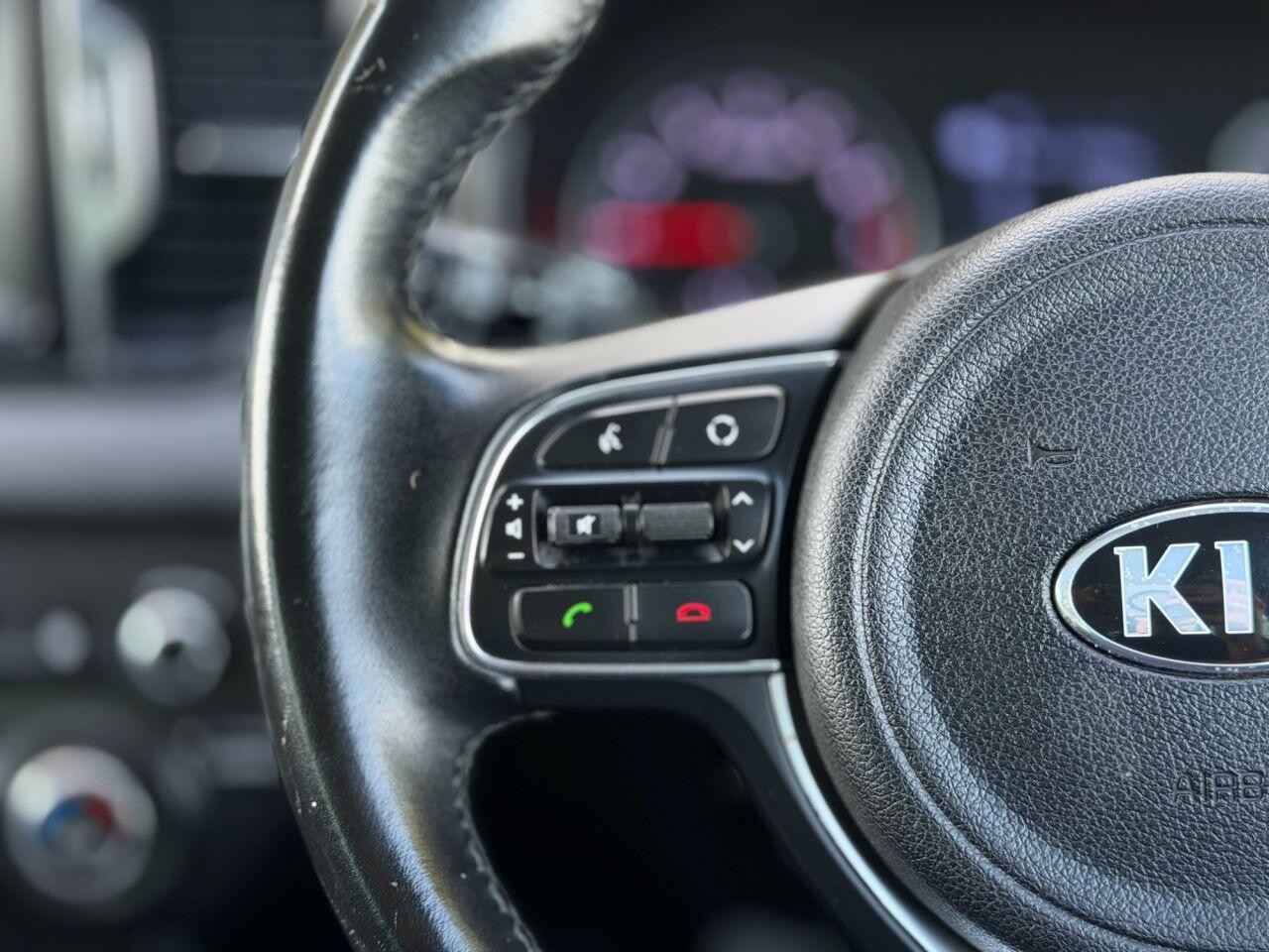 Kia Sportage view 80
