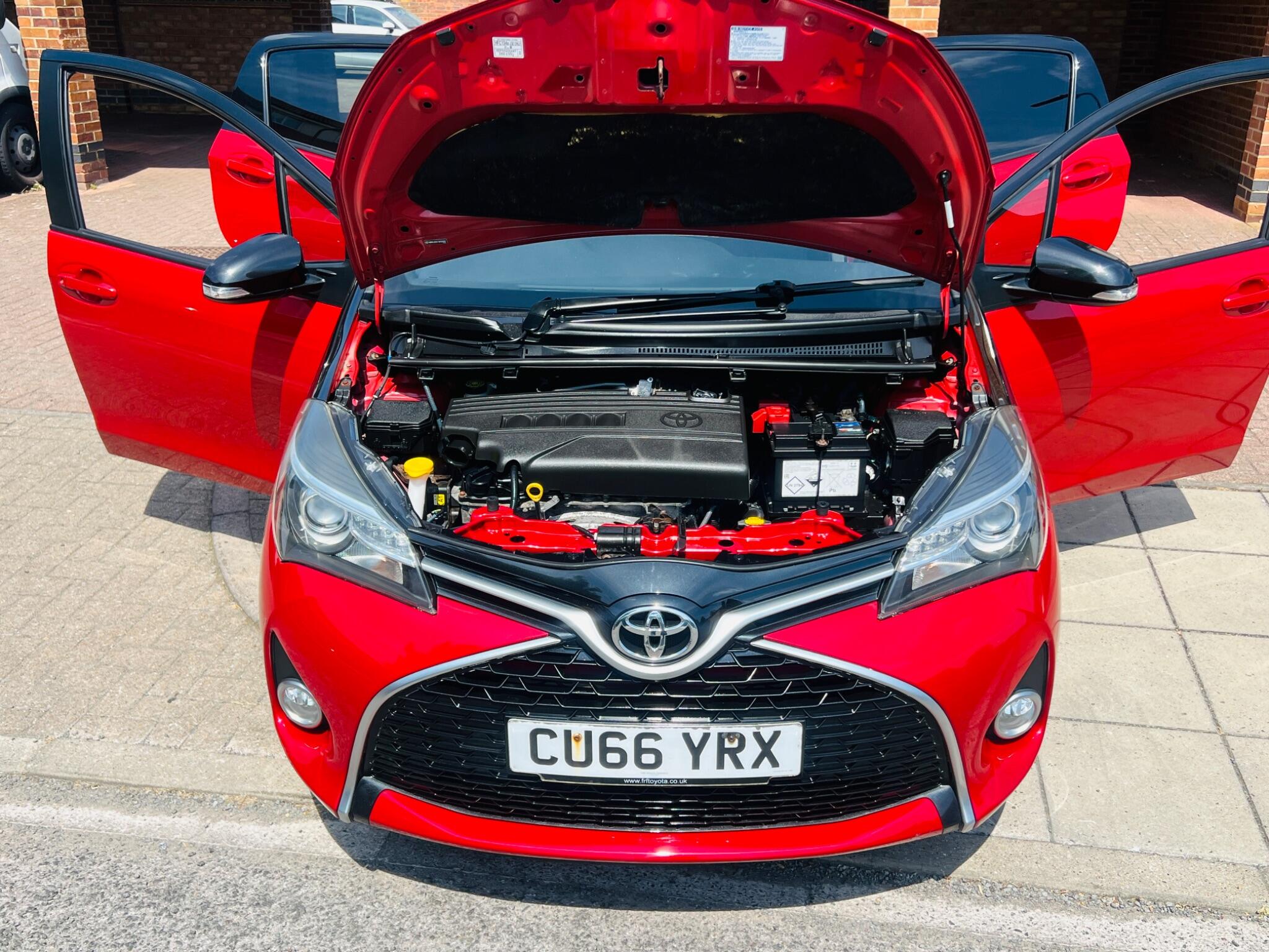 Toyota Yaris view 38