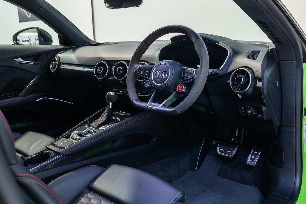 Audi TT RS view 8