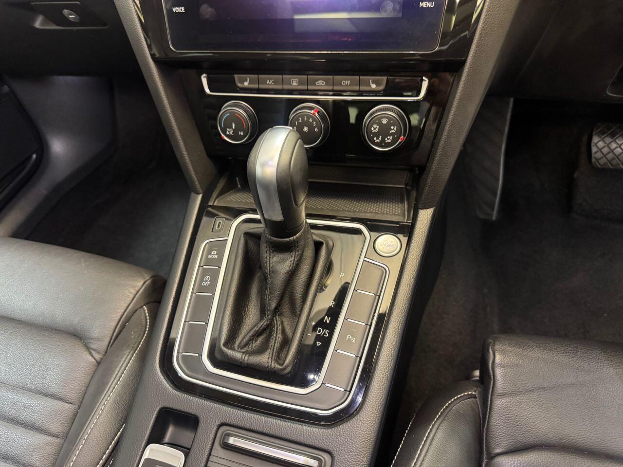 Volkswagen Passat view 17
