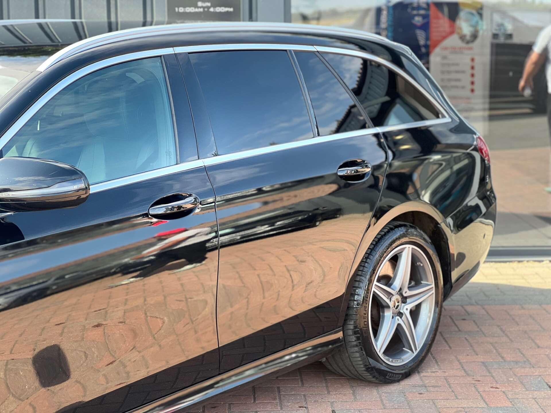 Mercedes-Benz E-Class view 3