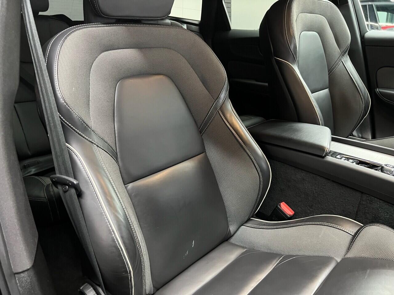 Volvo XC60 view 30