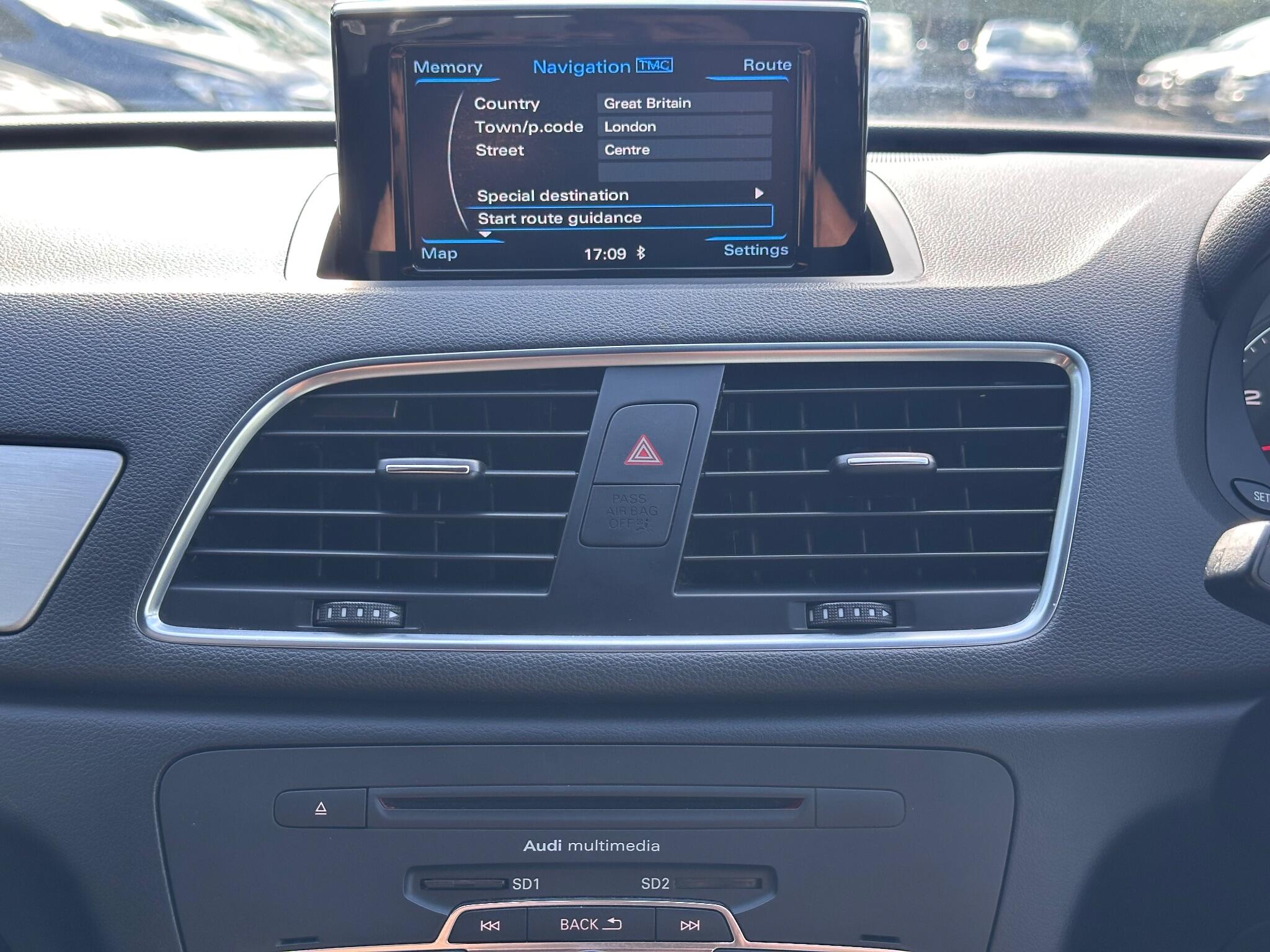 Audi Q3 view 49