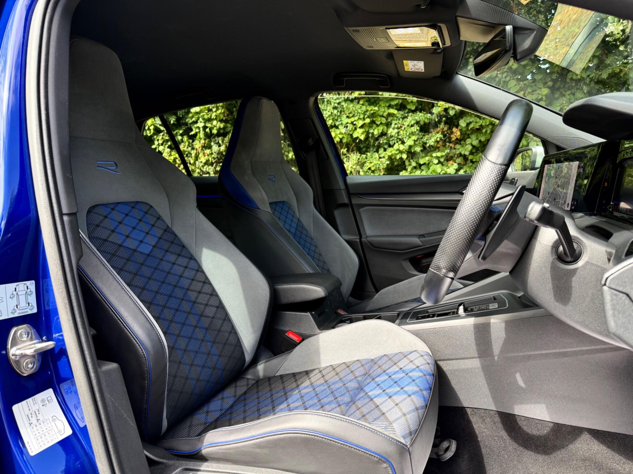 Volkswagen Golf view 4