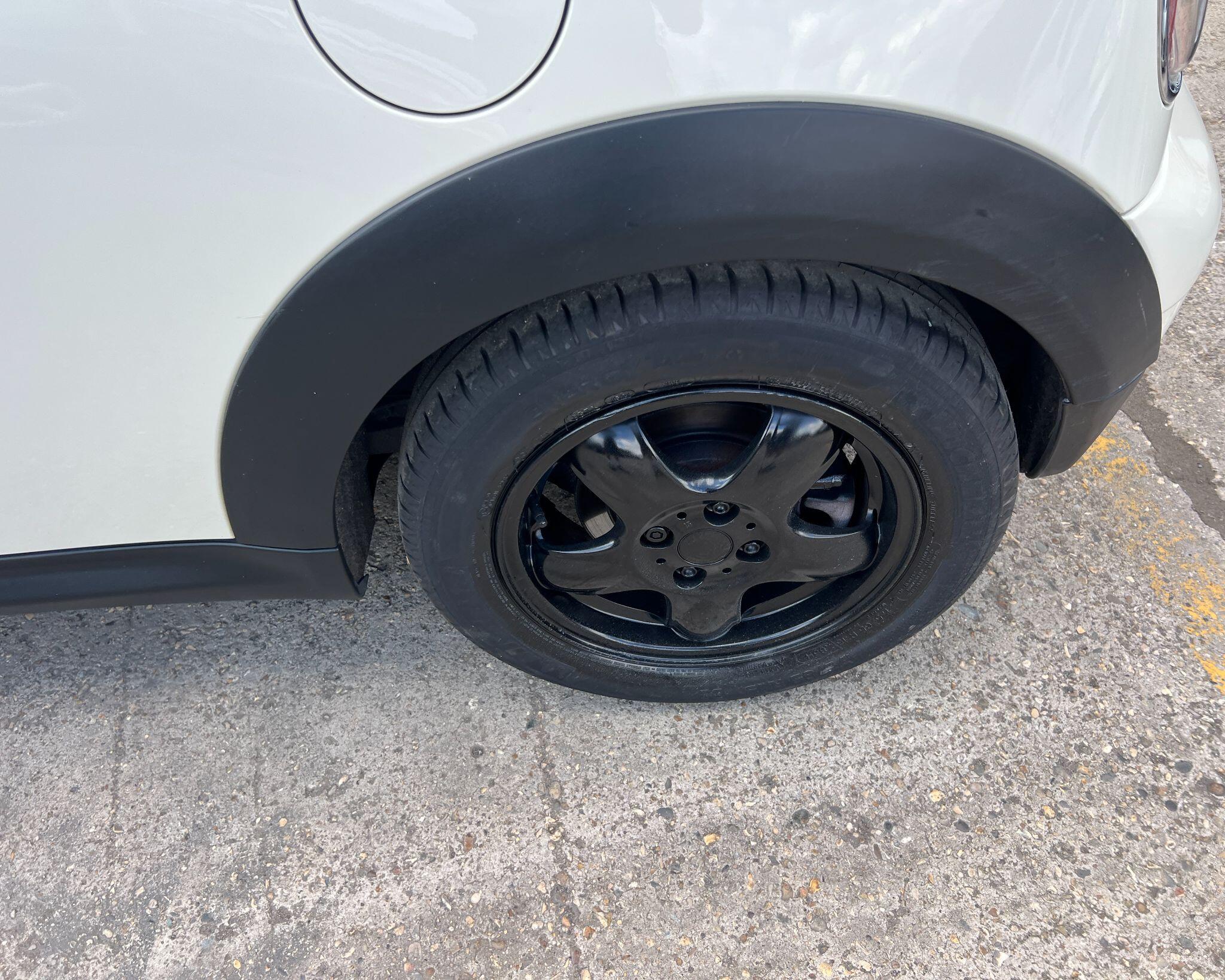 Mini Hatch view 23