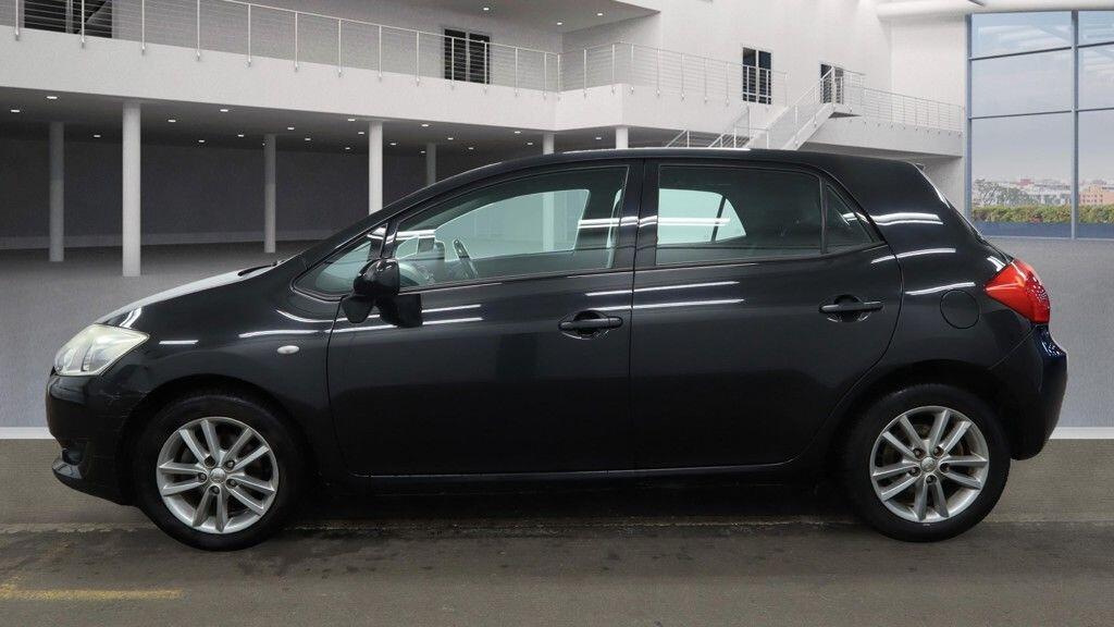 Toyota Auris view 6