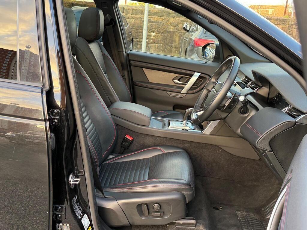 Land Rover Discovery Sport view 14