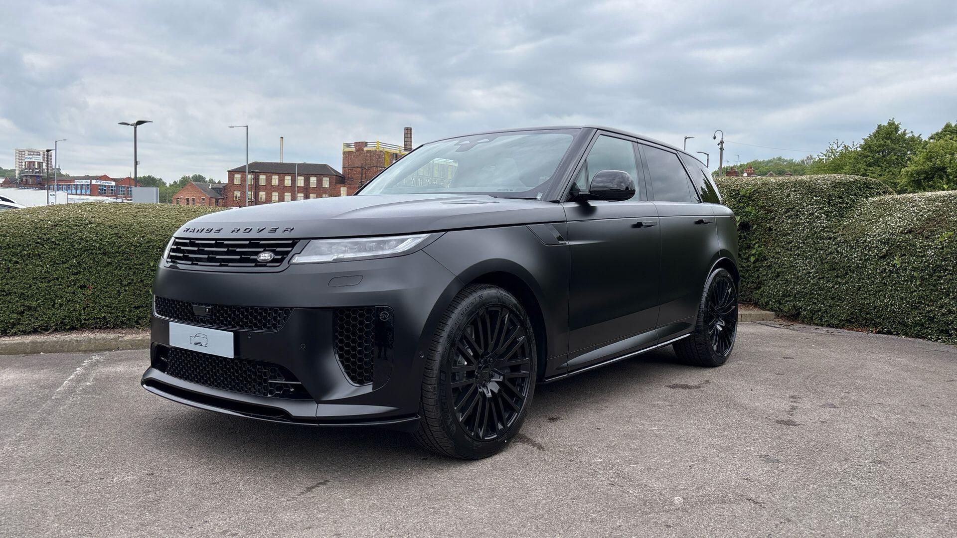 Land Rover Range Rover Sport view 3