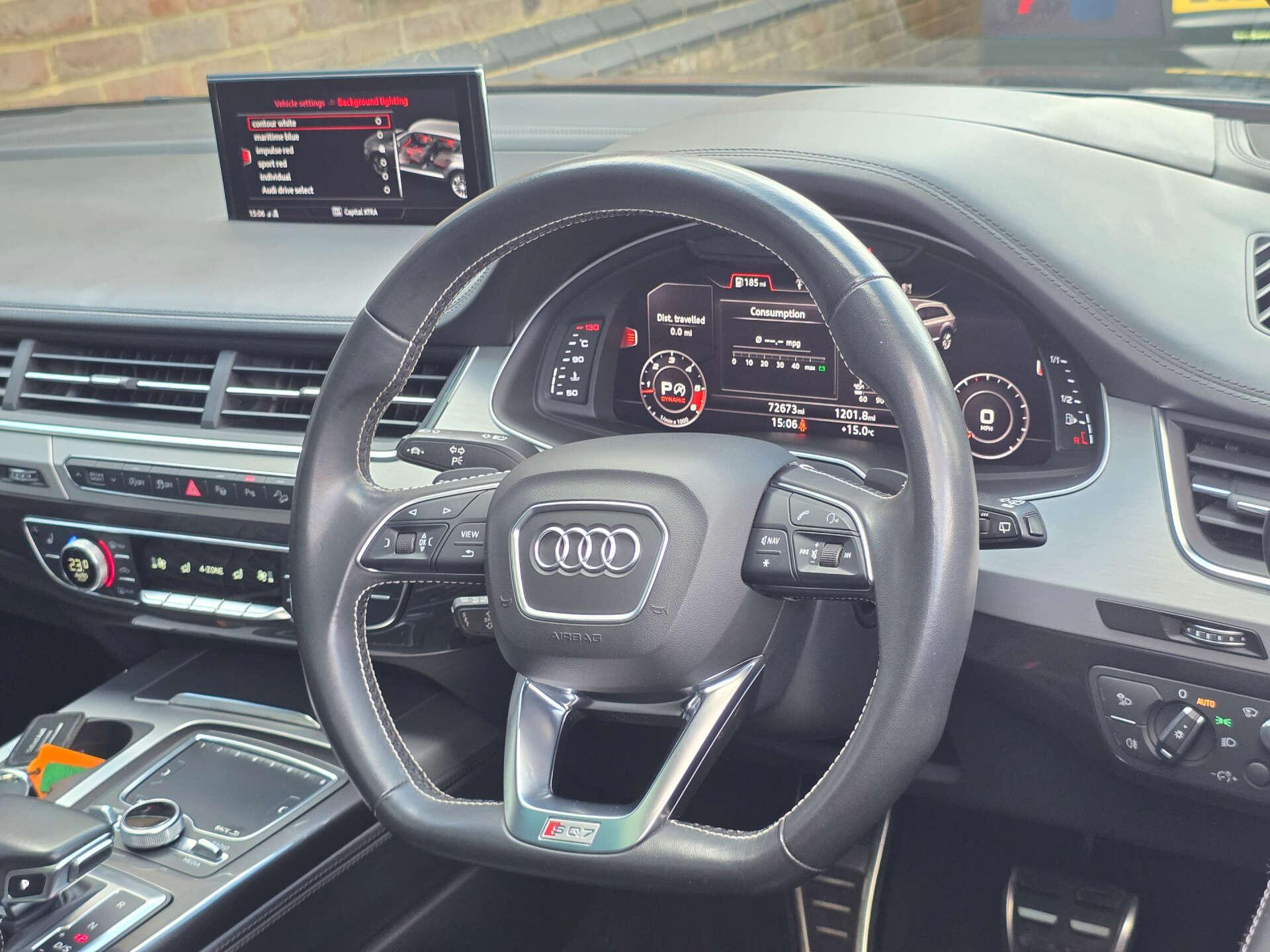 Audi SQ7 view 48
