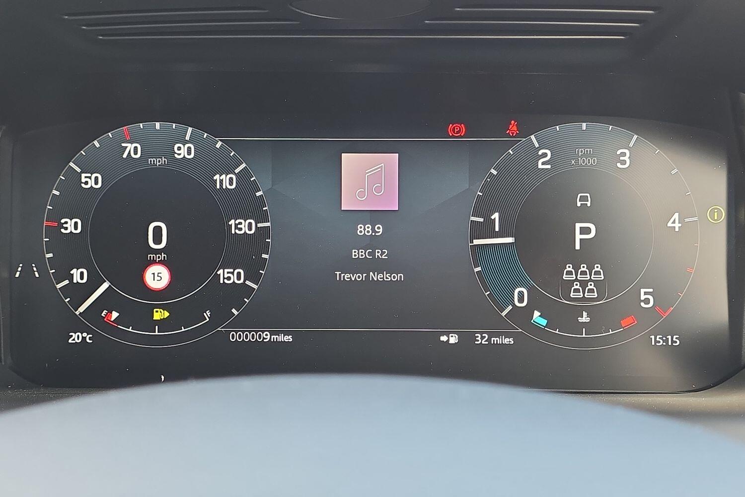 Land Rover Discovery Sport view 10