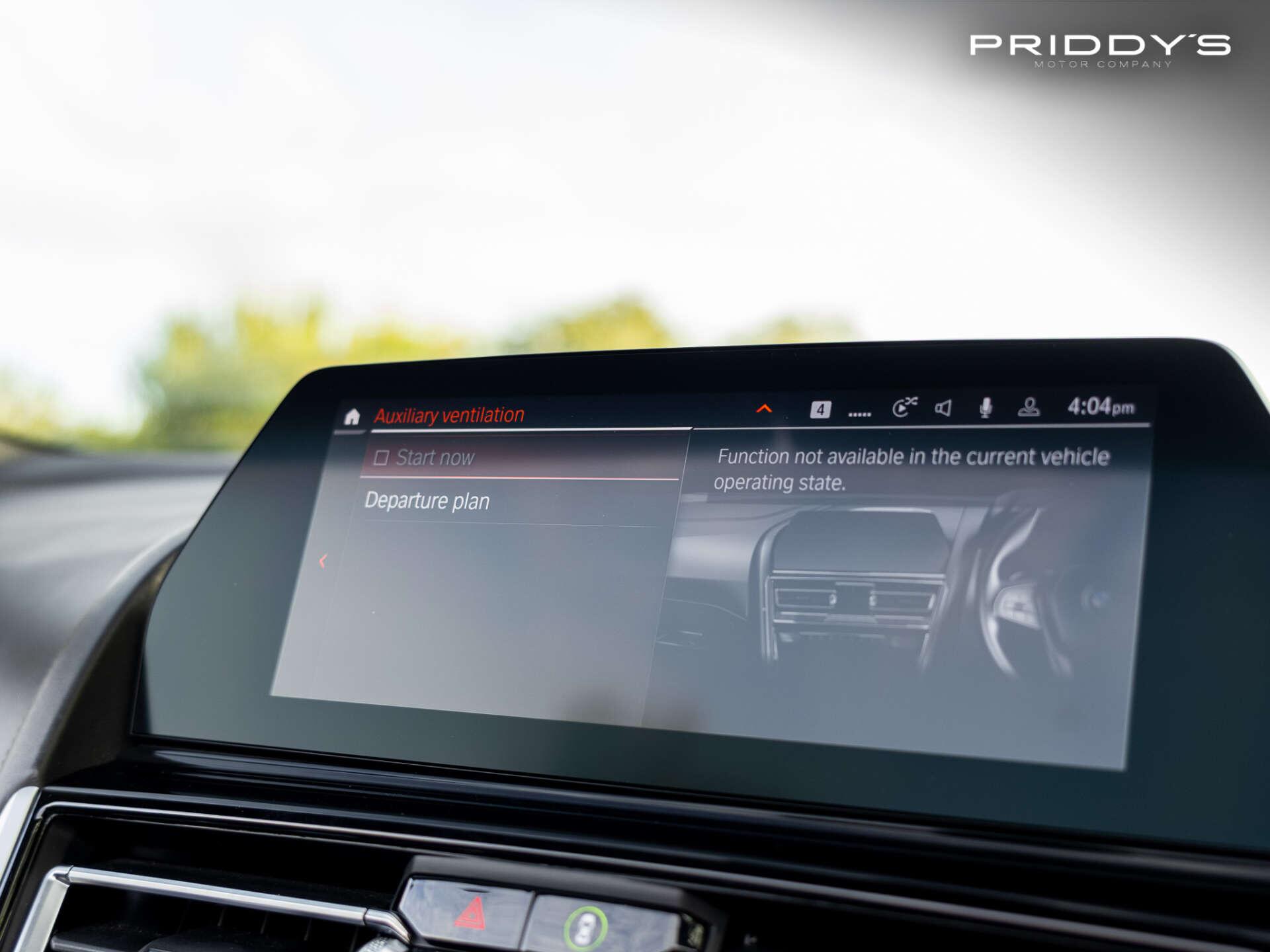 BMW 8 Series view 35