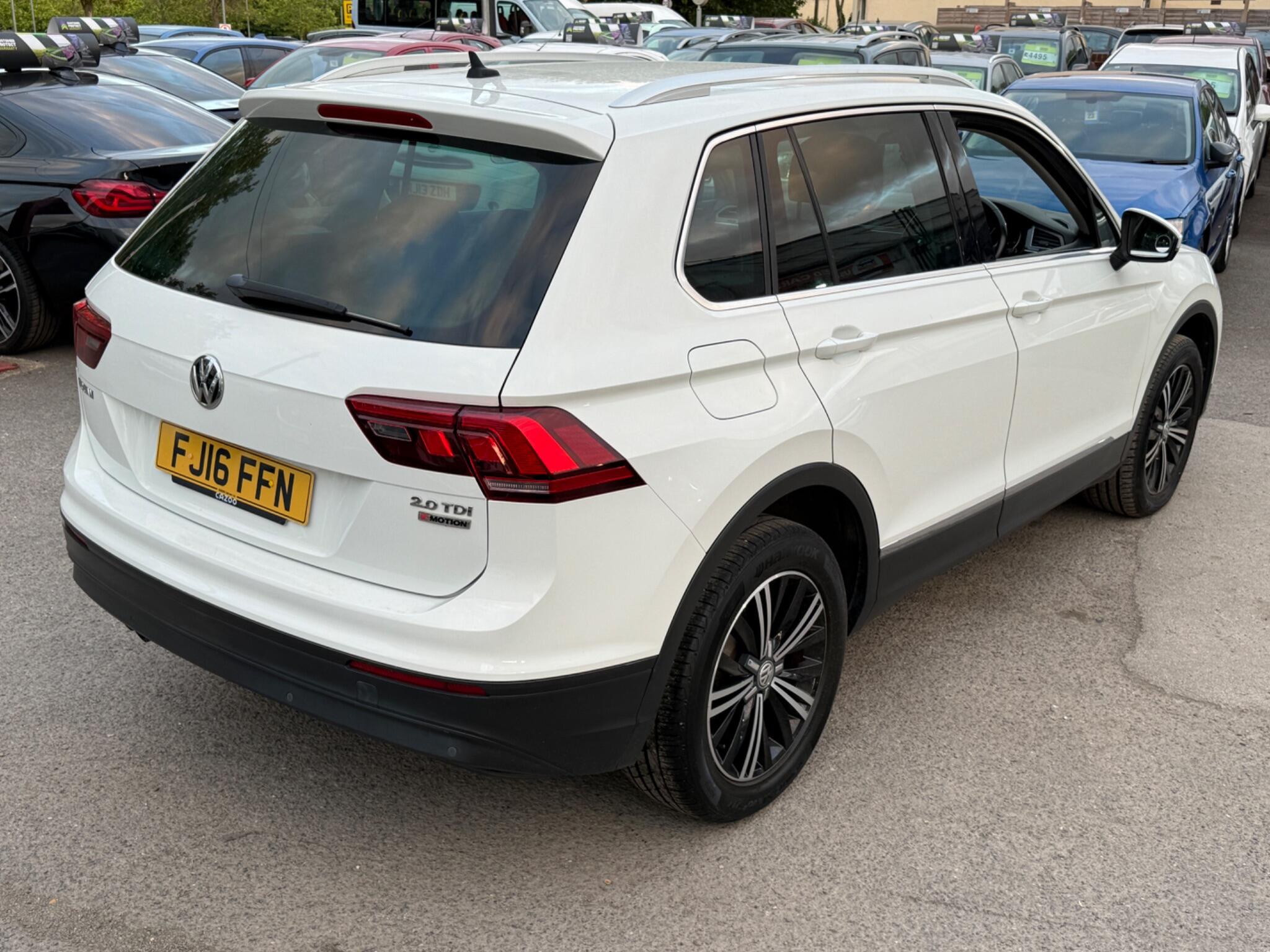 Volkswagen Tiguan - Image 19