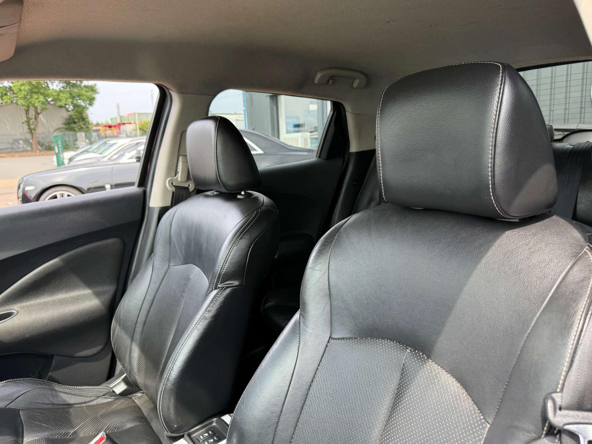 Nissan Juke view 65