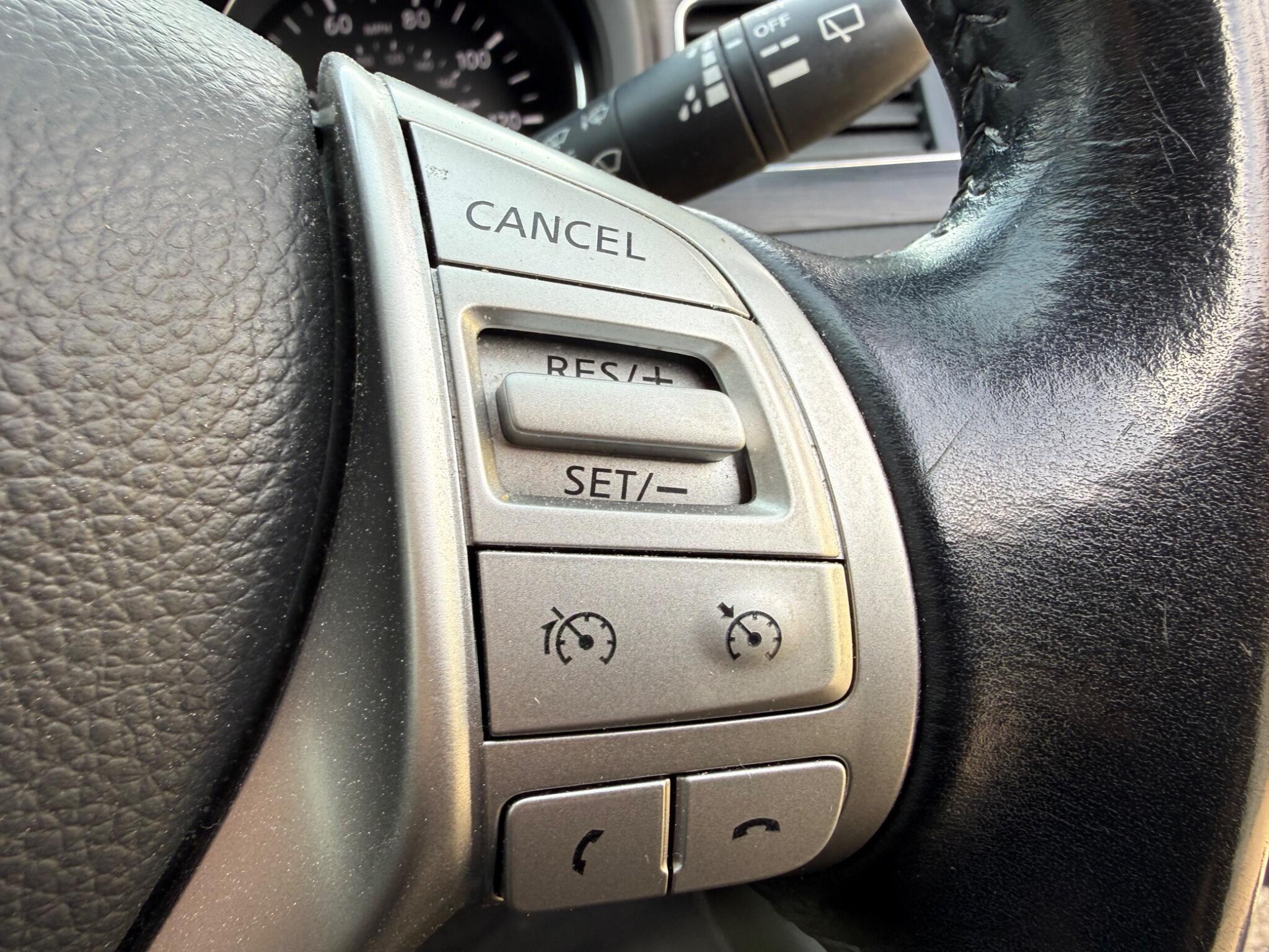 2016 Nissan Pulsar image 12
