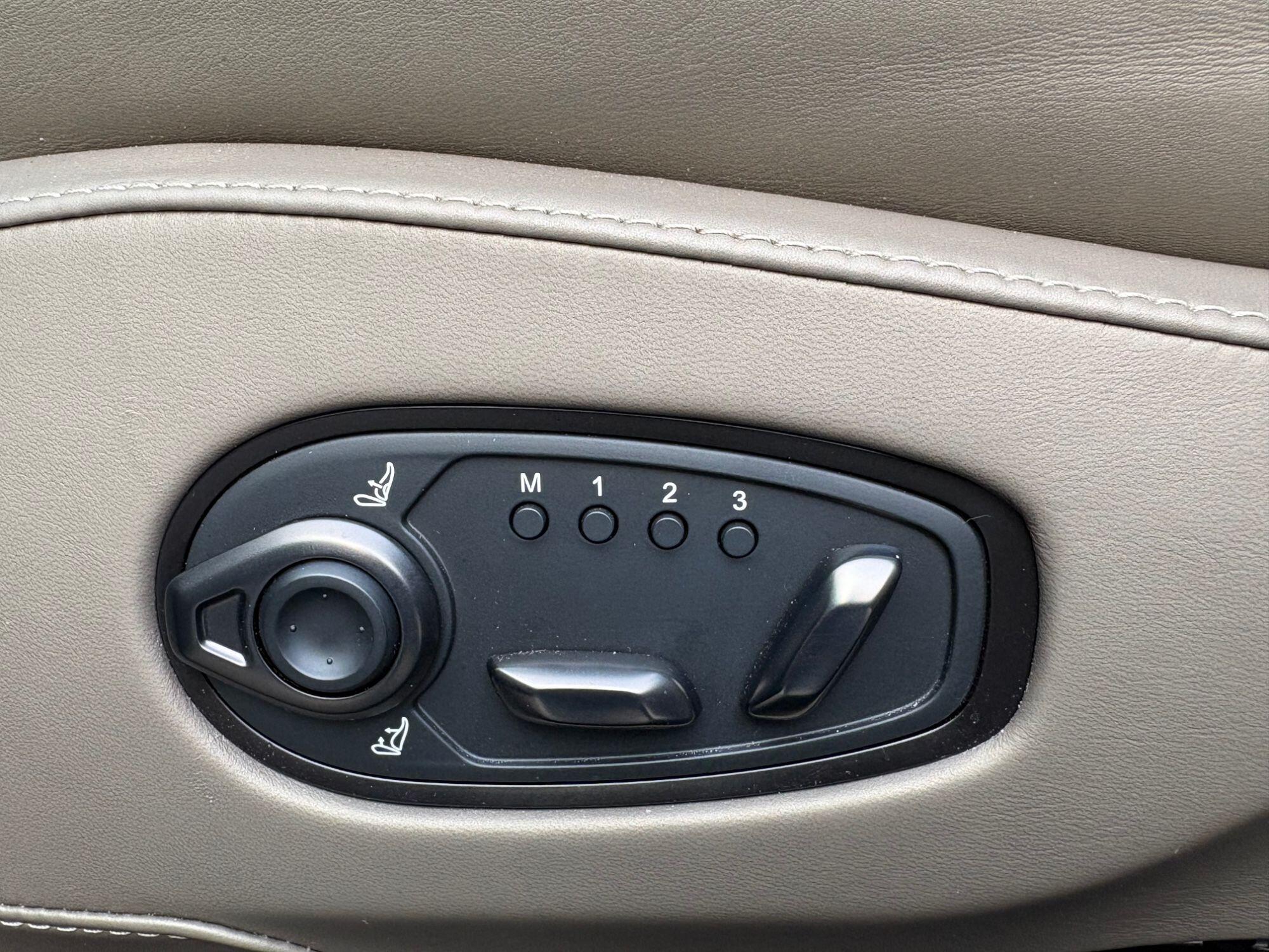 Aston Martin DBX view 17