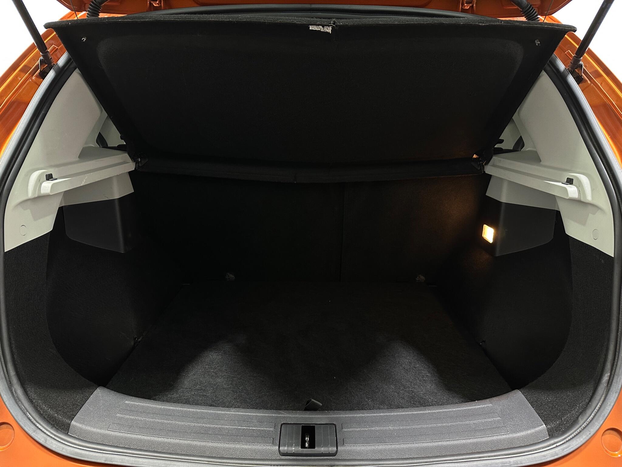 MG ZS view 46