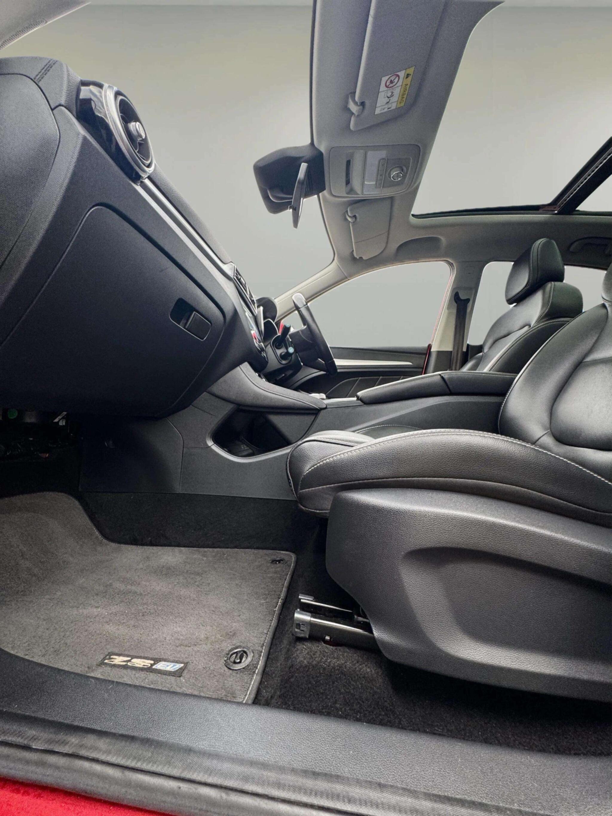 MG ZS view 49