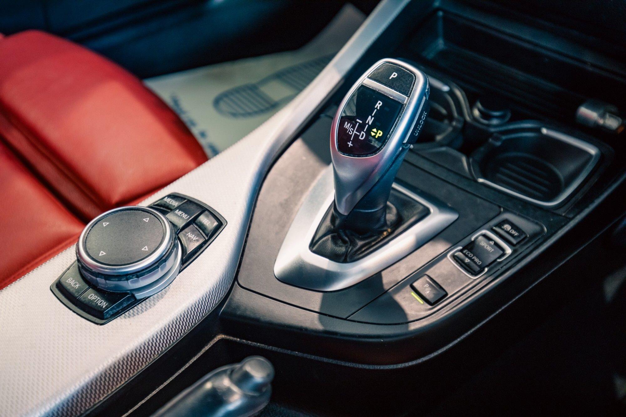 BMW 2 Series view 18