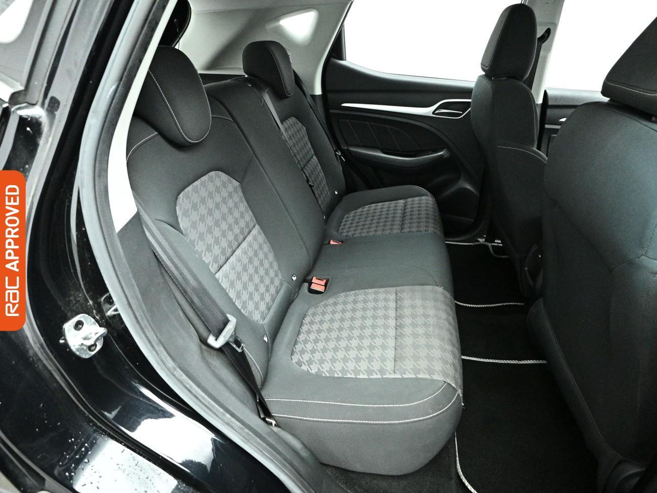 MG ZS view 14