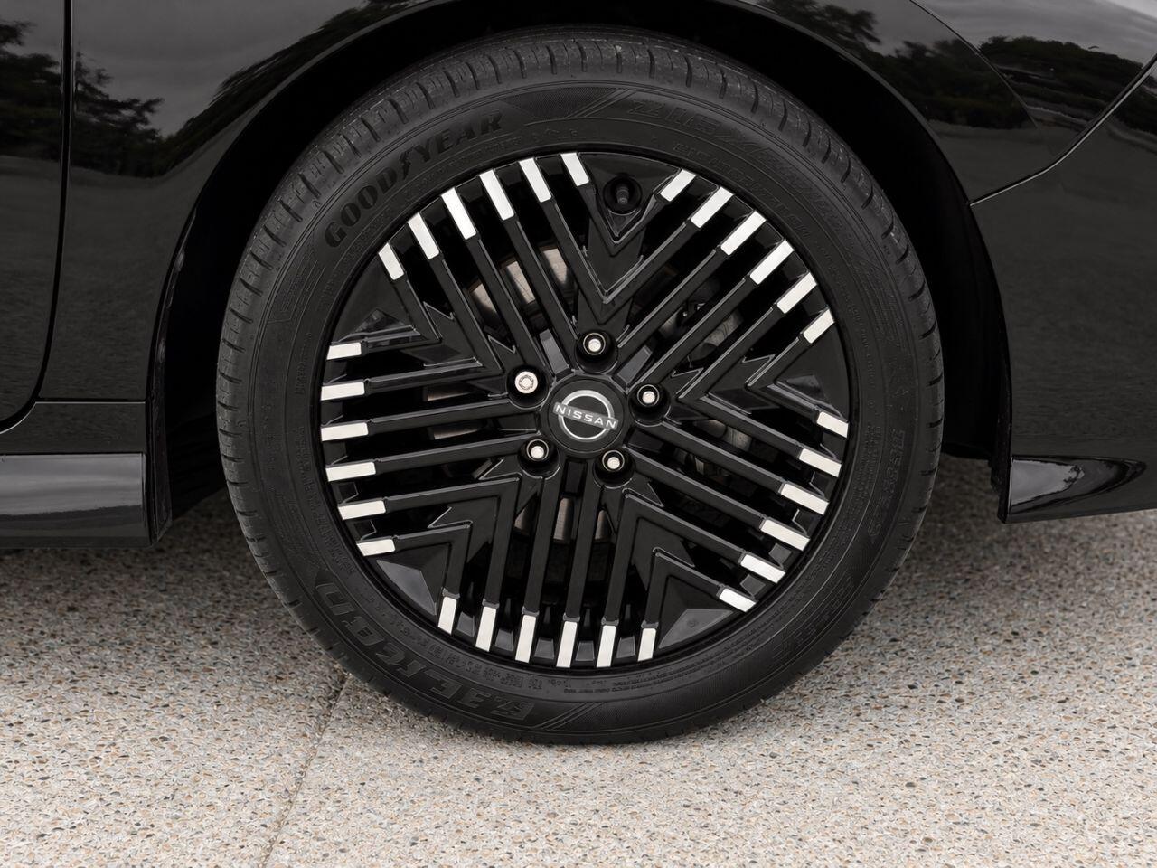 Nissan Leaf view 11