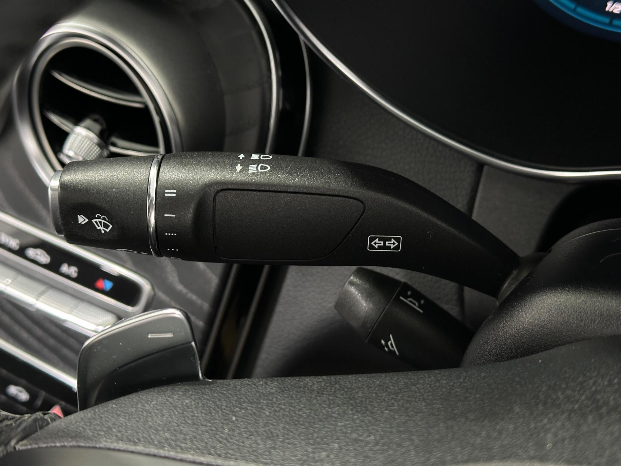 Mercedes-Benz C-Class view 14