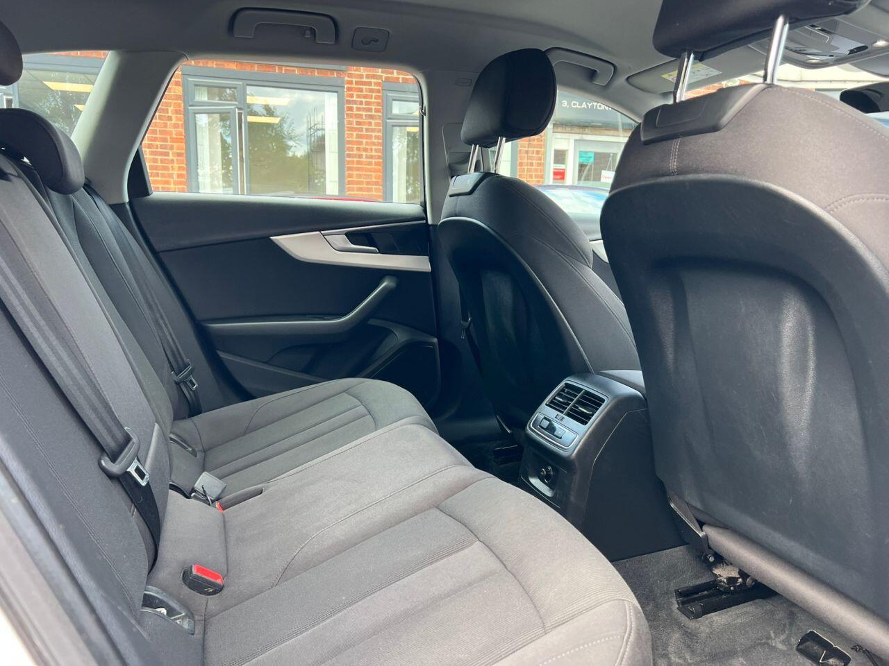Audi A4 view 21