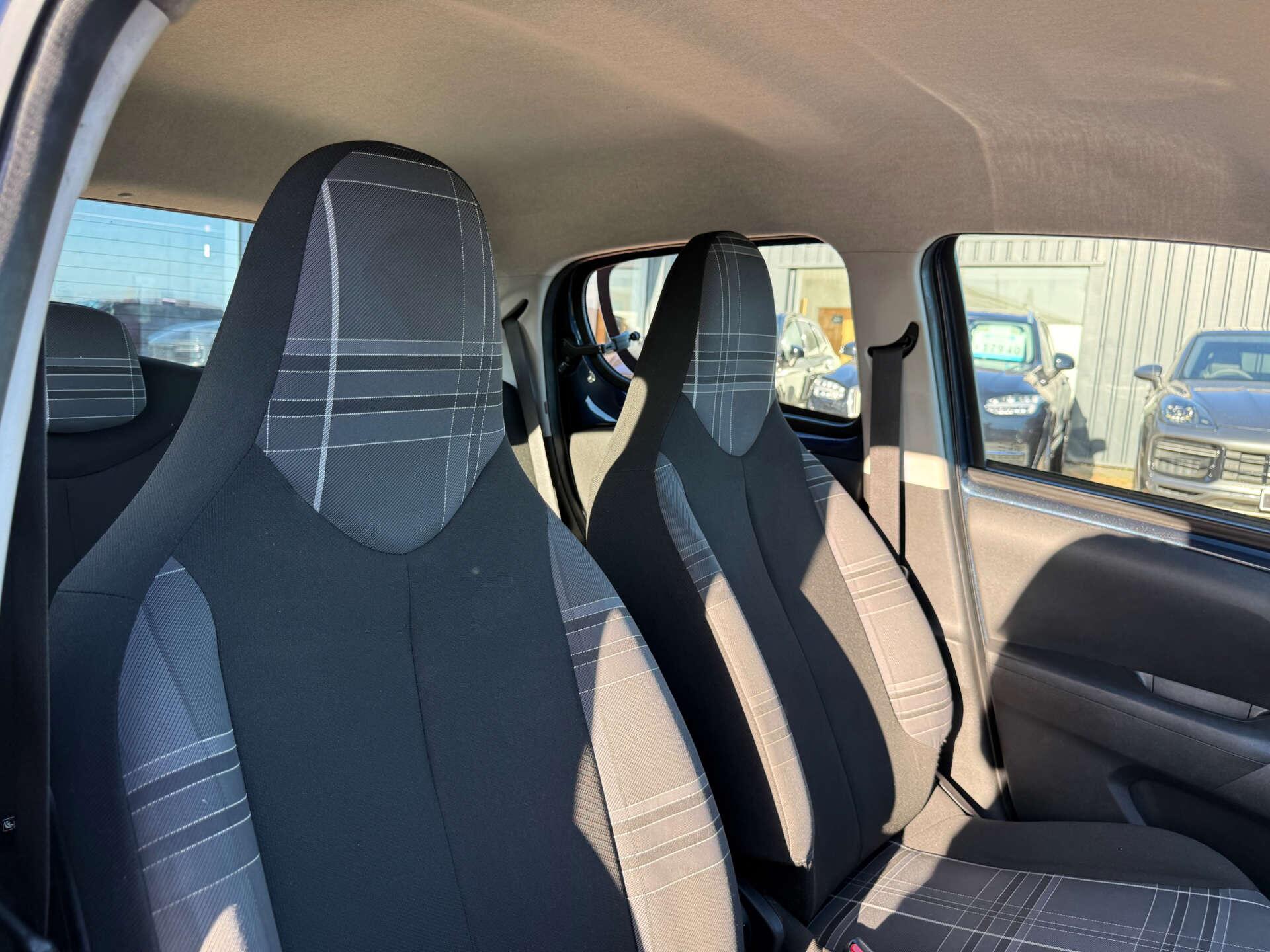 Peugeot 108 view 38