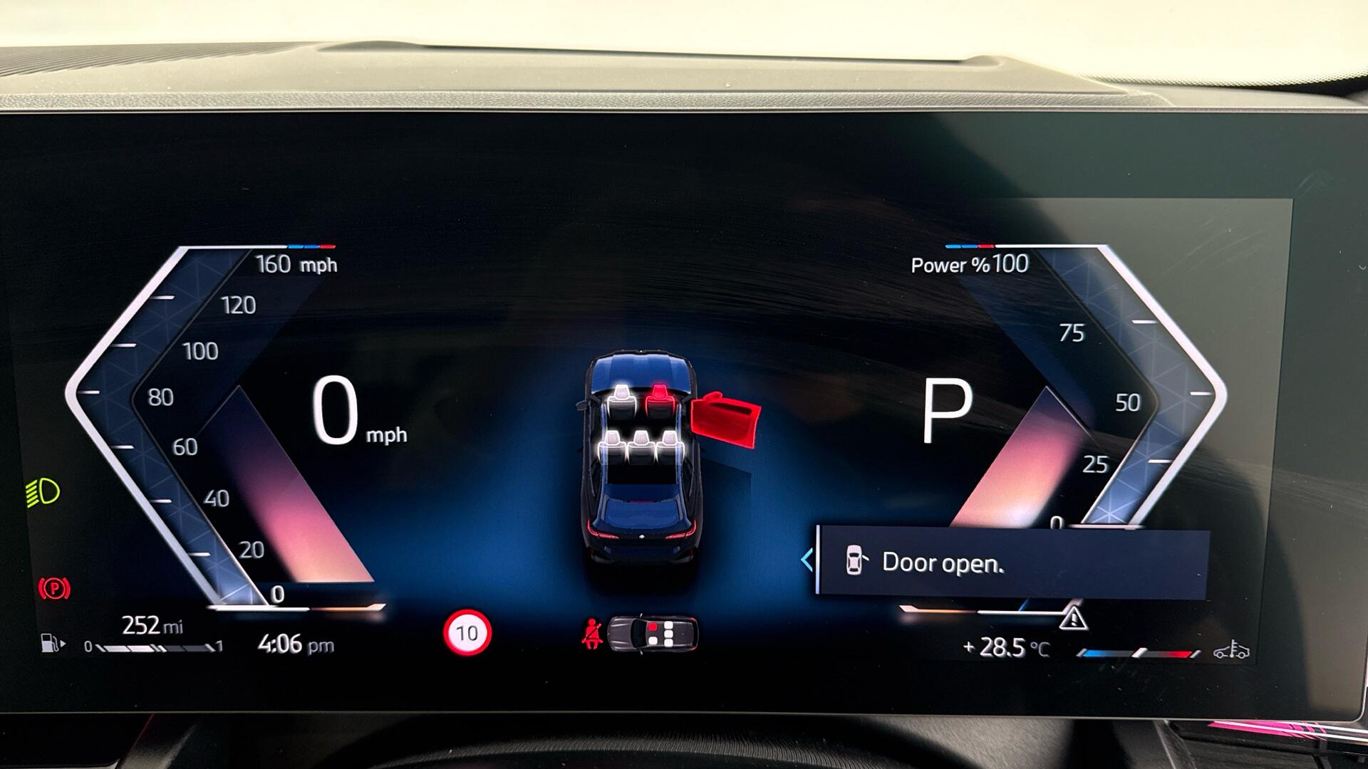 BMW 5 Series view 9