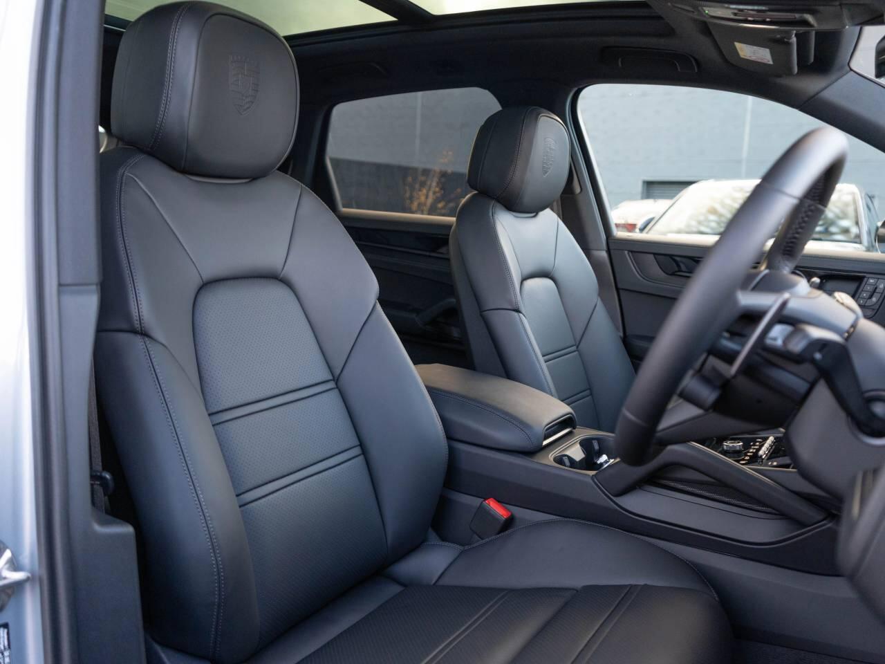 Porsche Cayenne view 5
