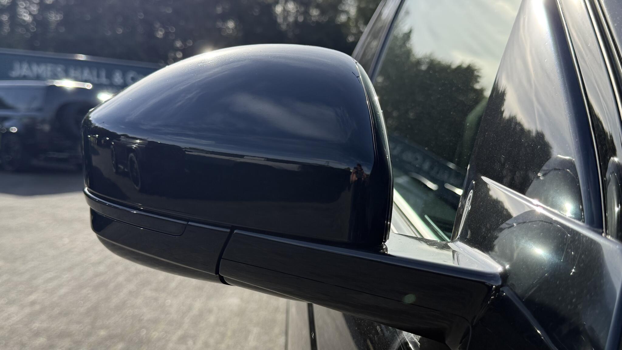 Land Rover Discovery Sport view 26
