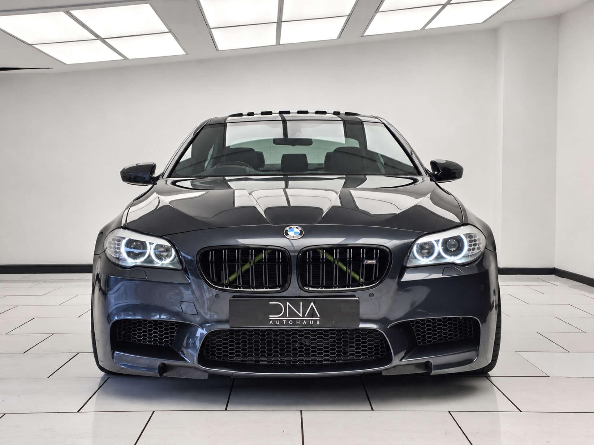 BMW M5 view 23