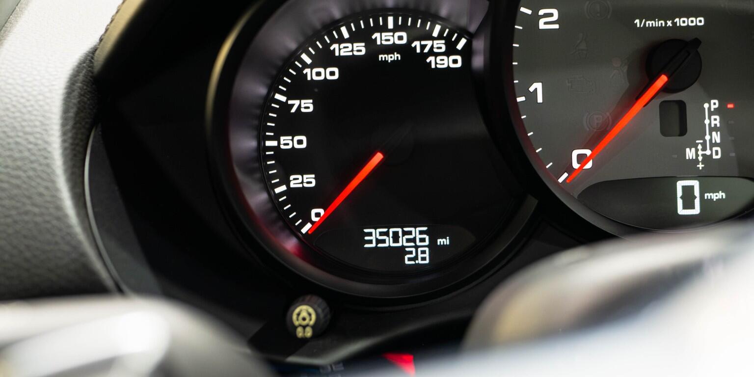 Porsche Cayman view 26