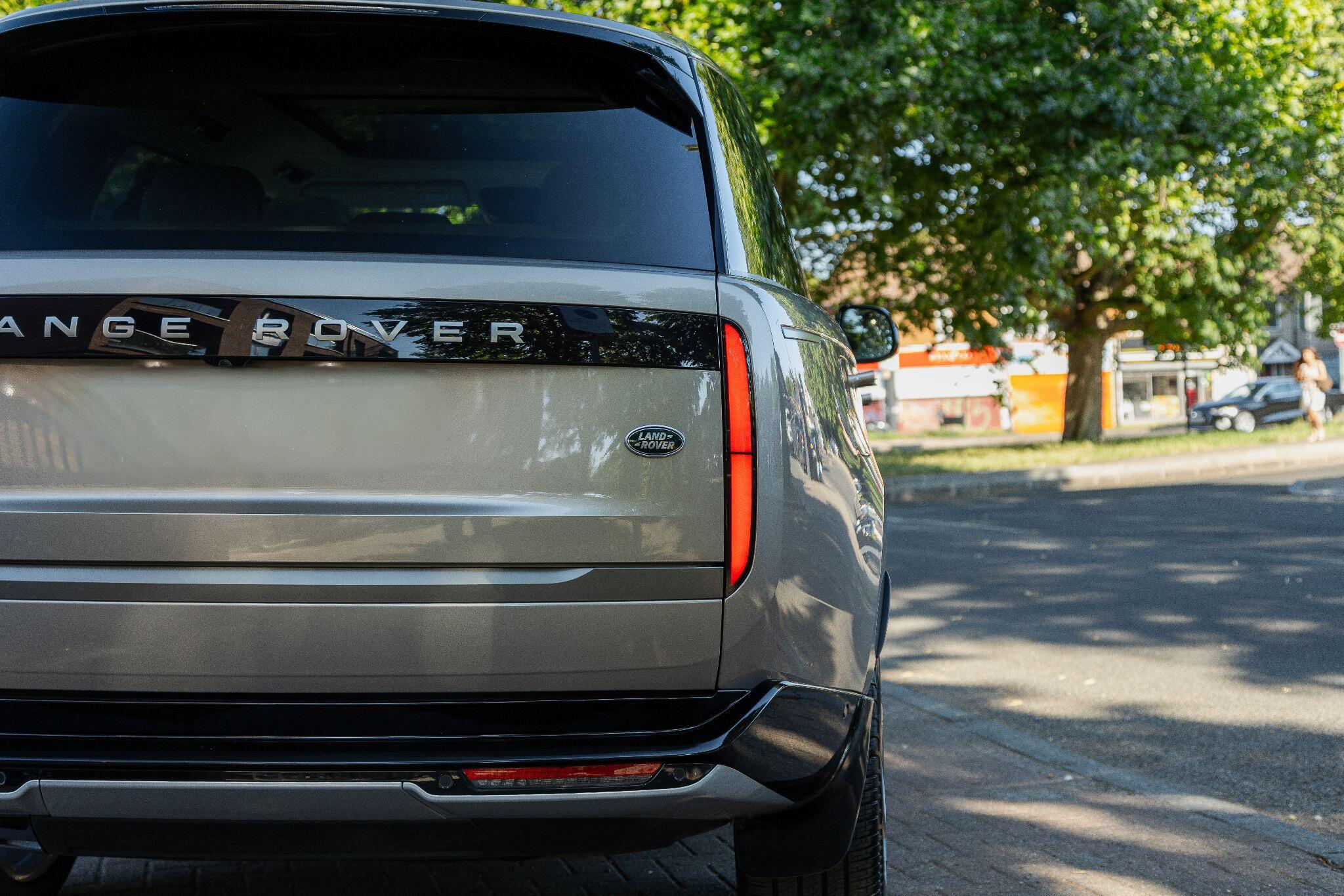 Land Rover Range Rover view 10