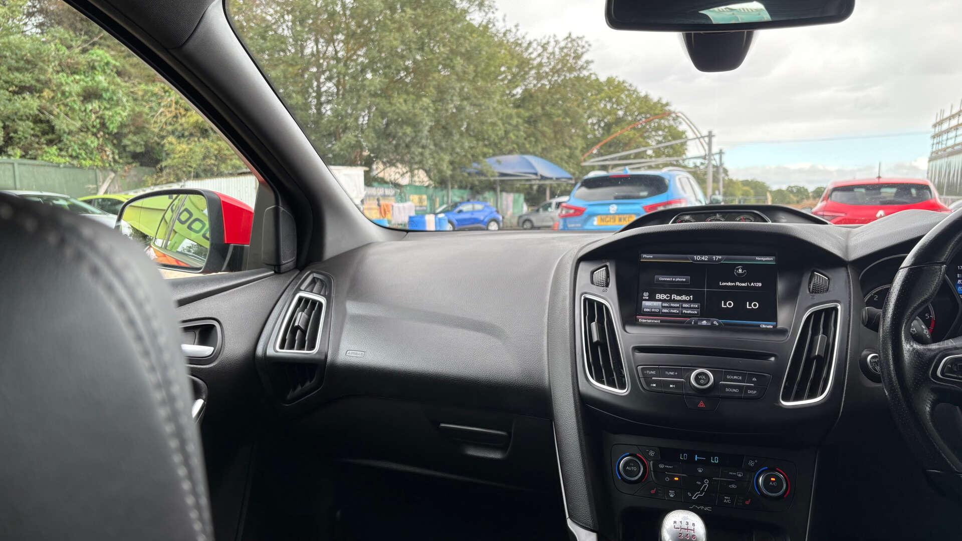 Ford Focus view 38