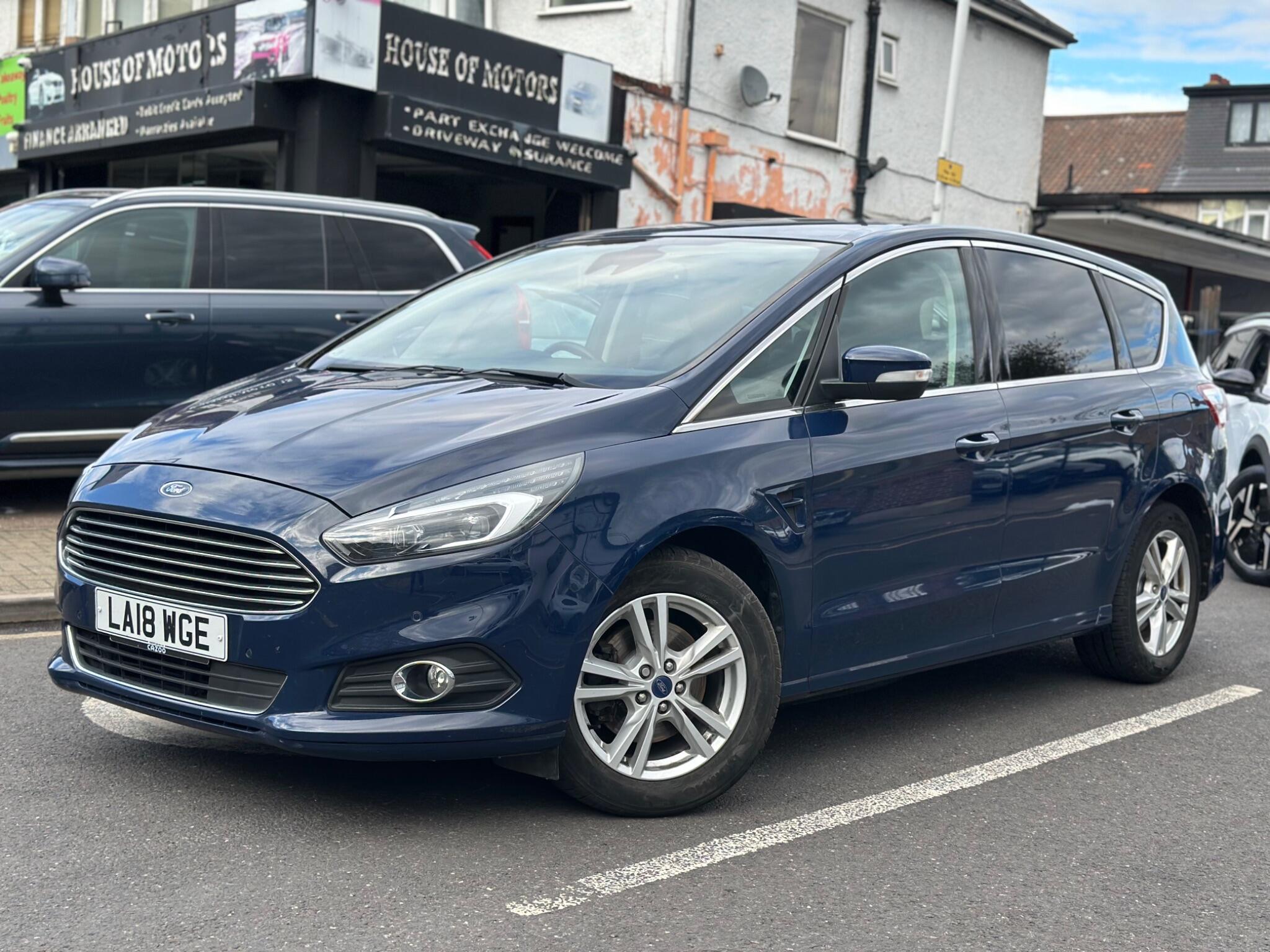Ford S-Max view 3