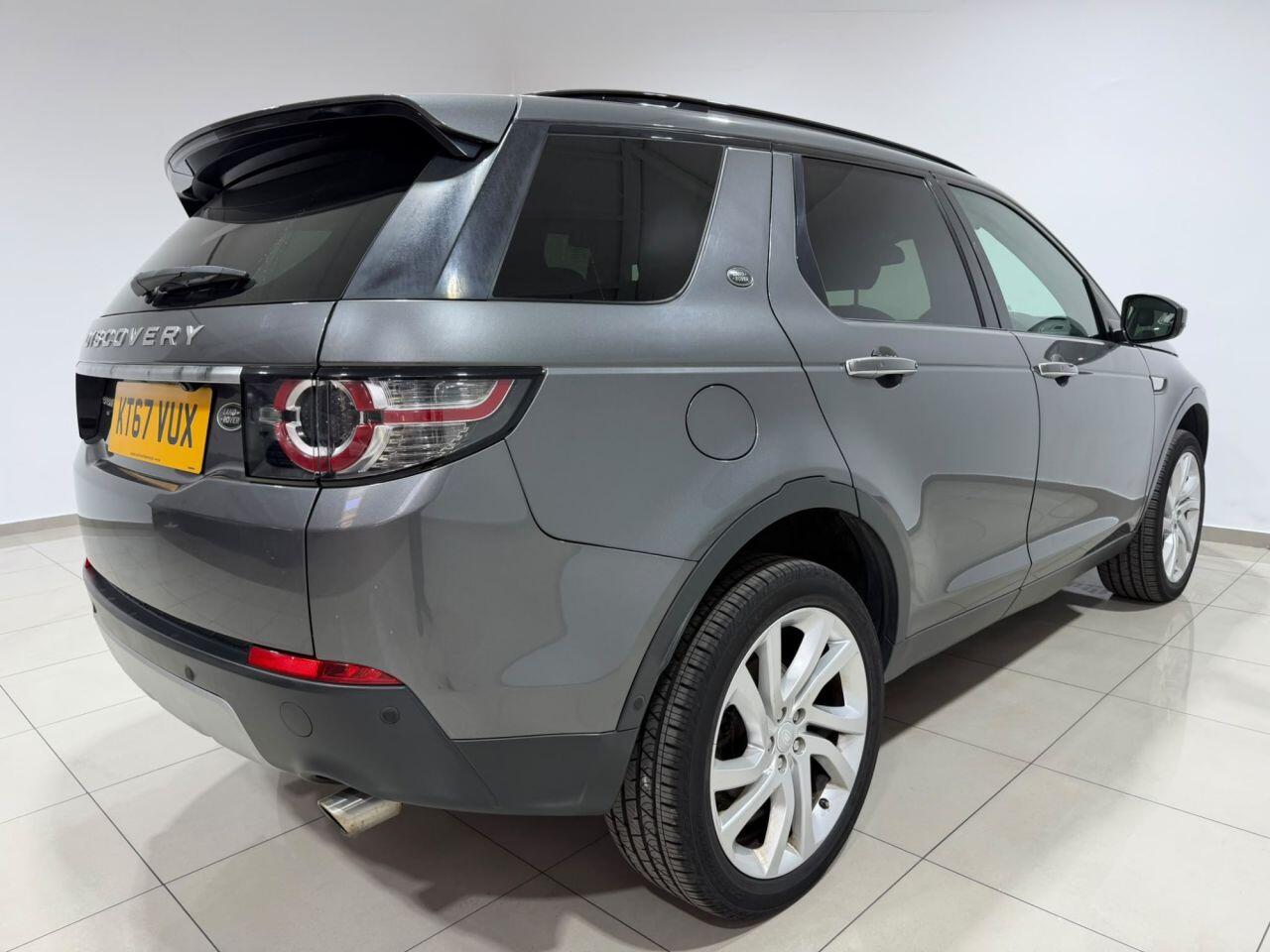 Land Rover Discovery Sport view 11