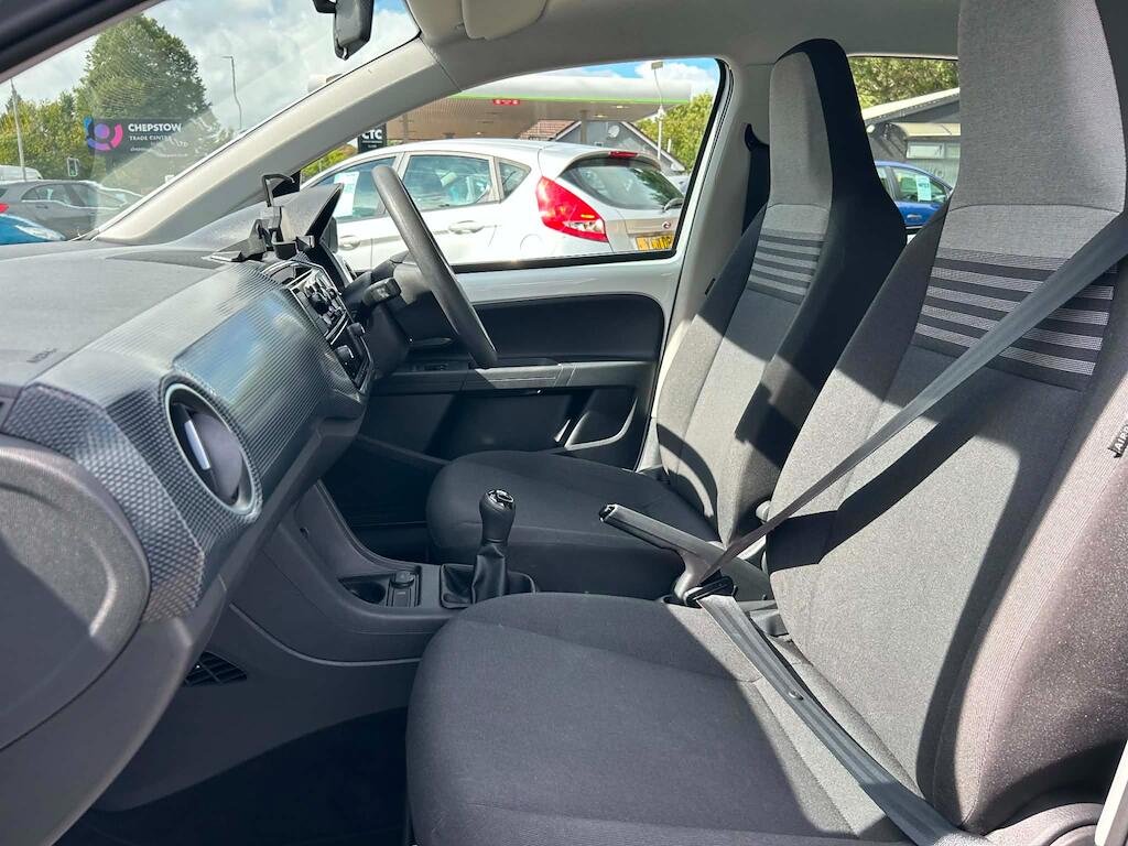 Volkswagen Up! view 18
