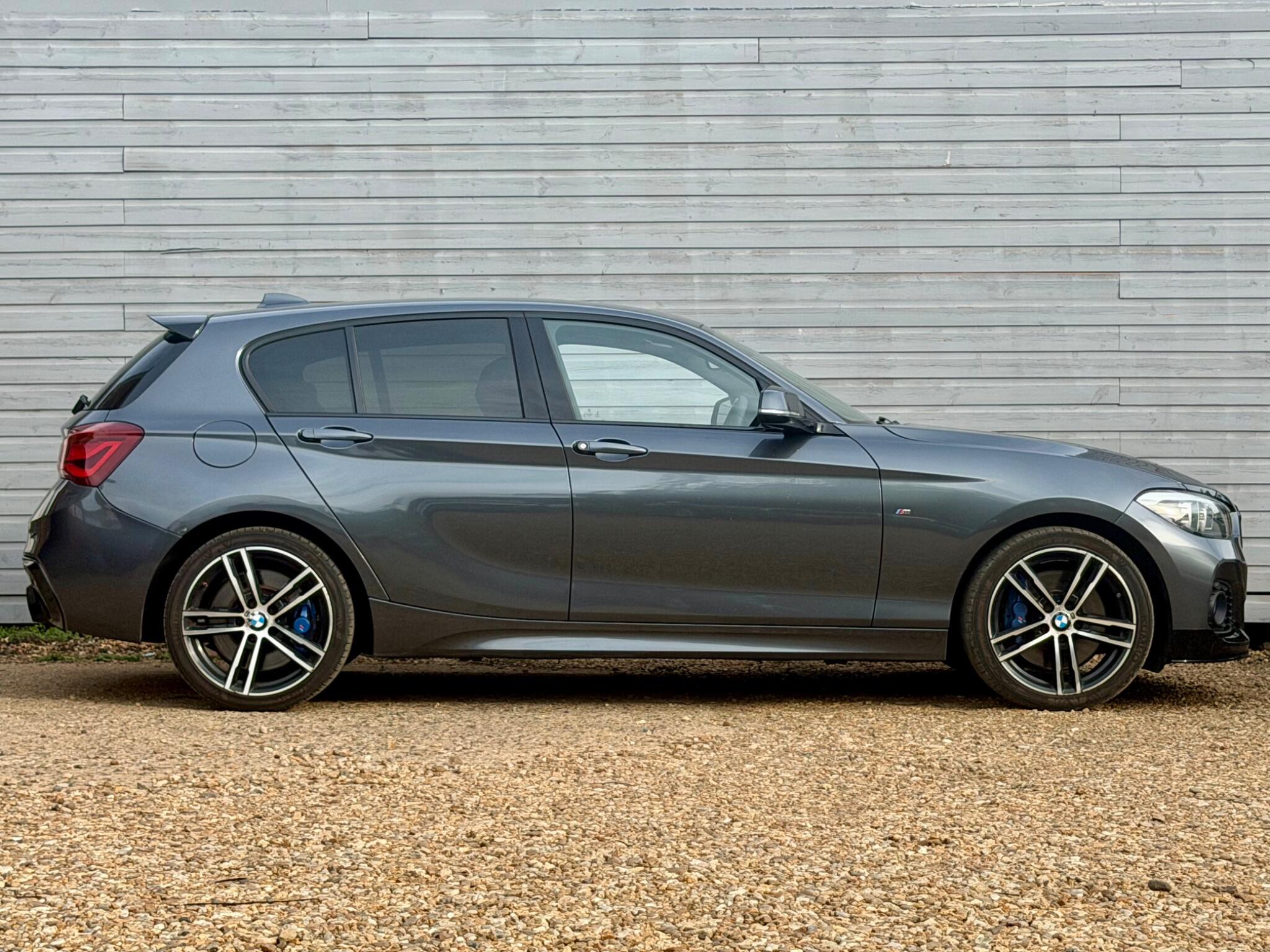 BMW 1 Series view 3