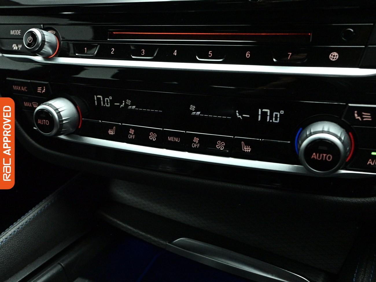 BMW 5 Series view 19