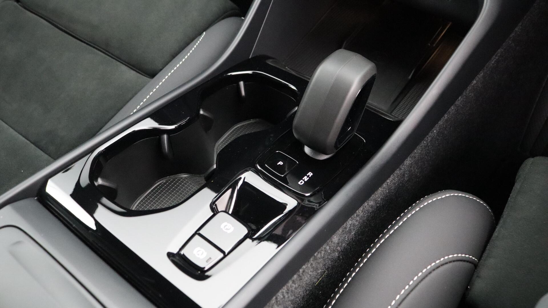 Volvo XC40 view 23