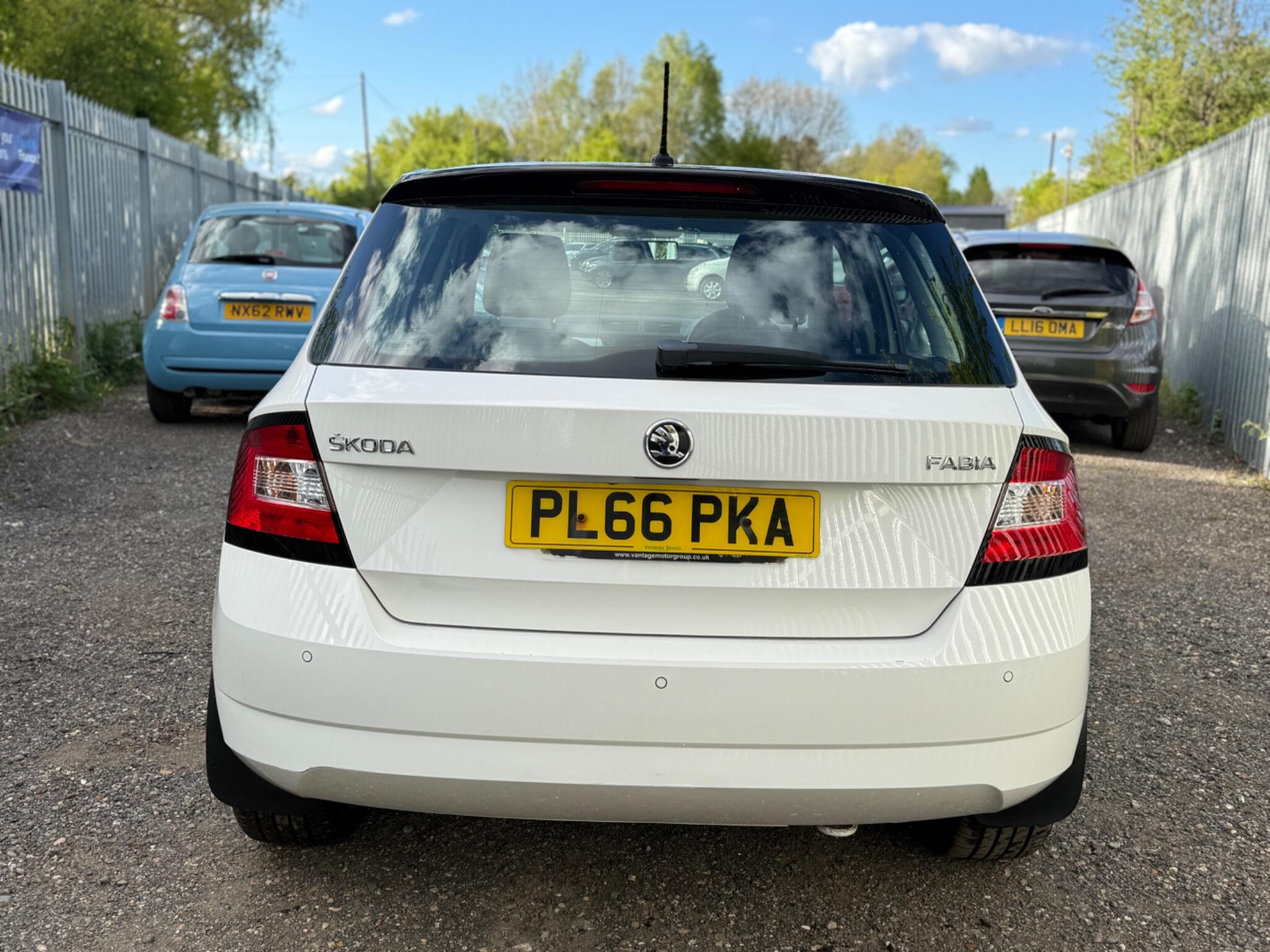 2016 Skoda Fabia image 12