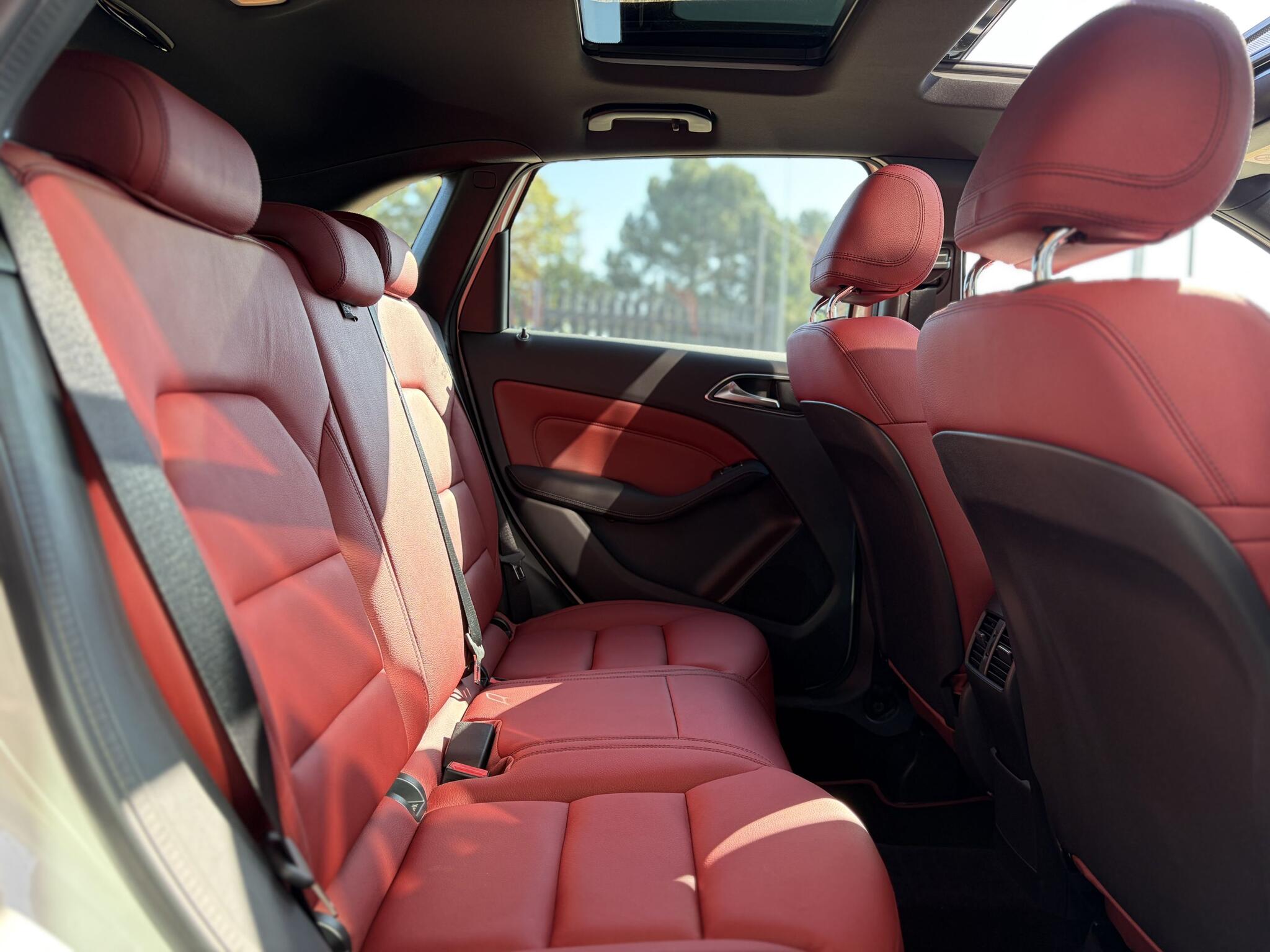 Mercedes-Benz B-Class view 28