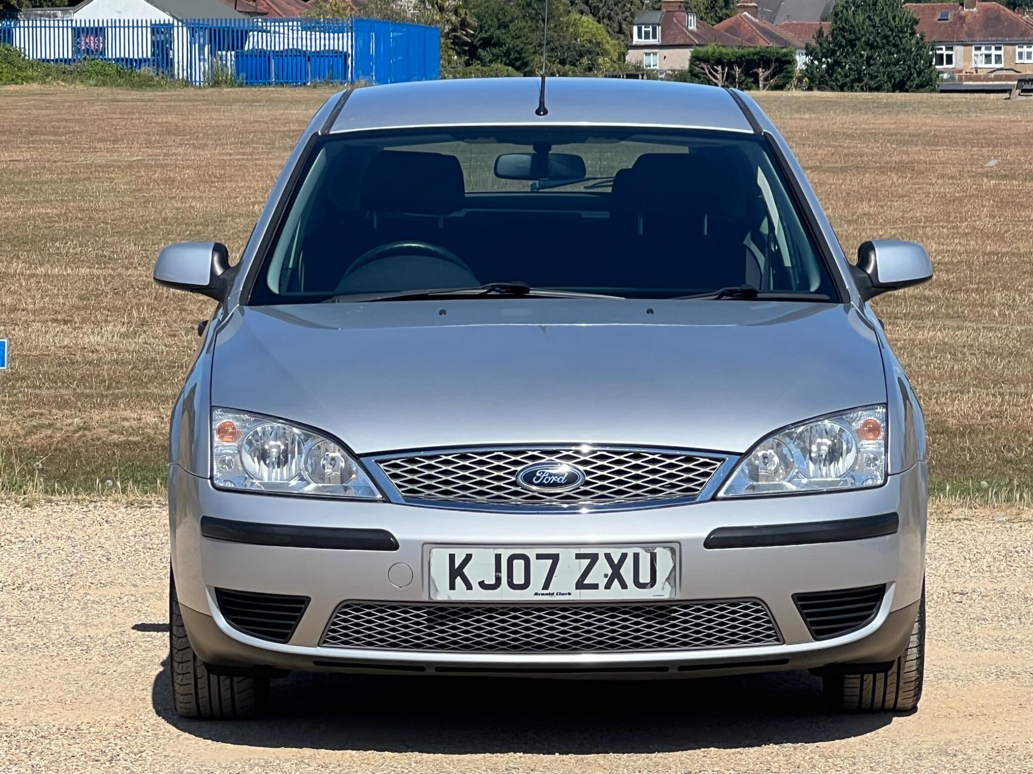 Ford Mondeo view 5